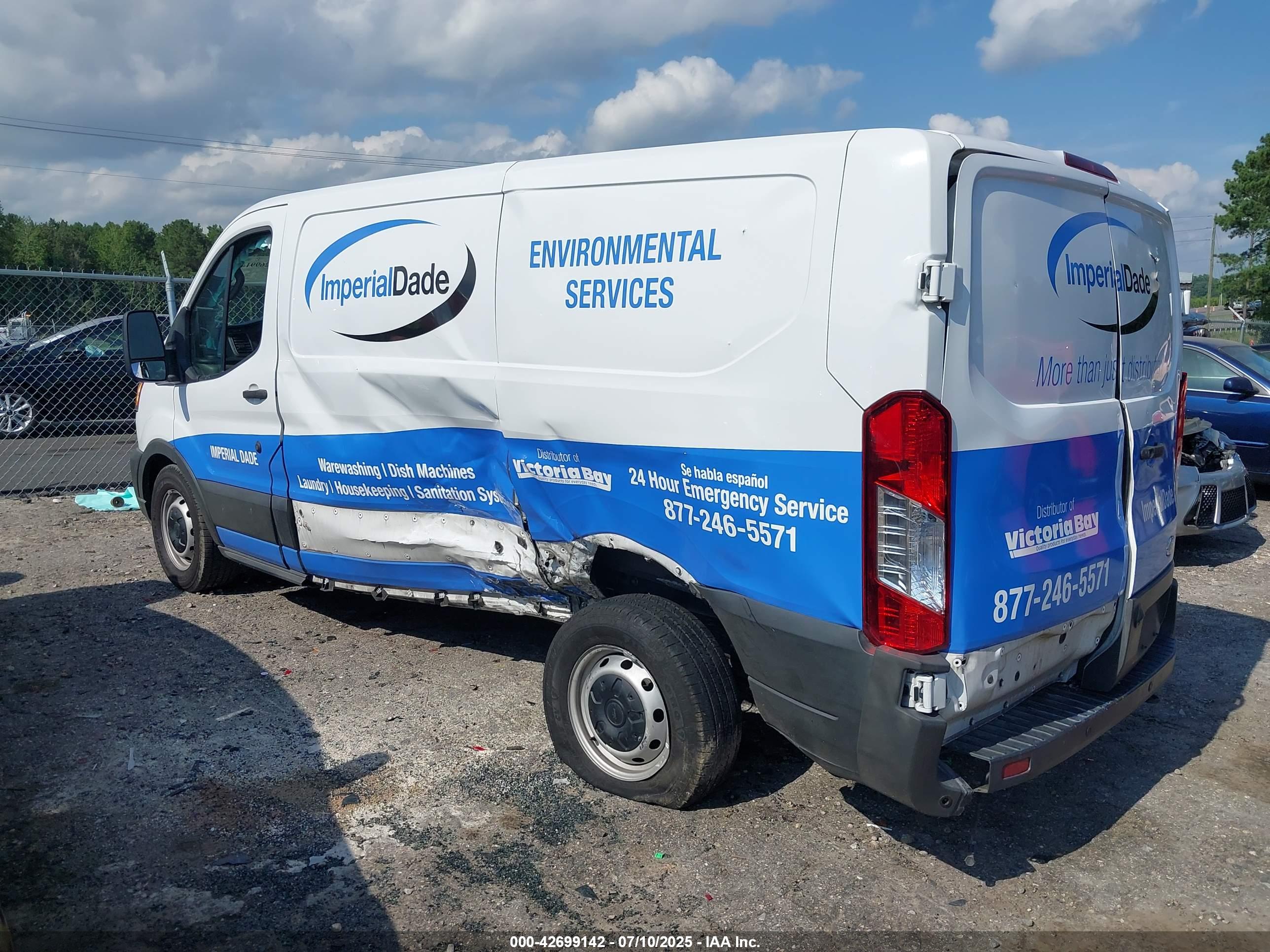 FORD TRANSIT-150 image 3