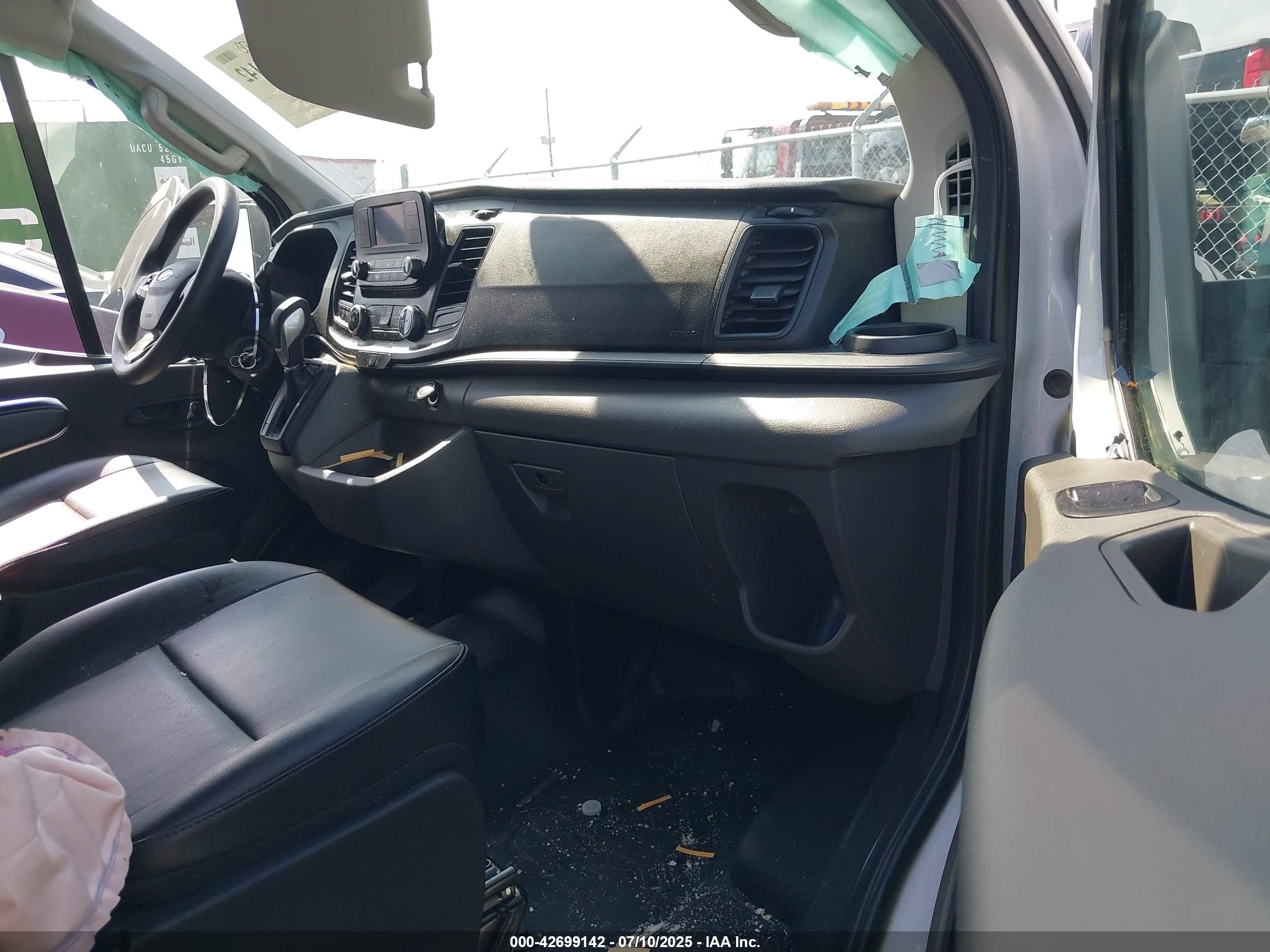 FORD TRANSIT-150 image 5