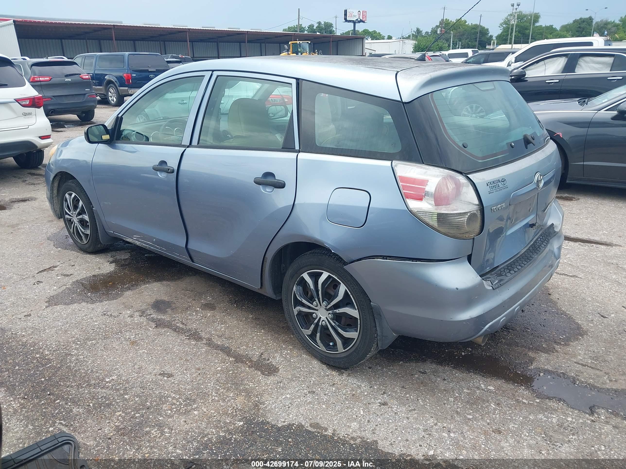 TOYOTA MATRIX image 3