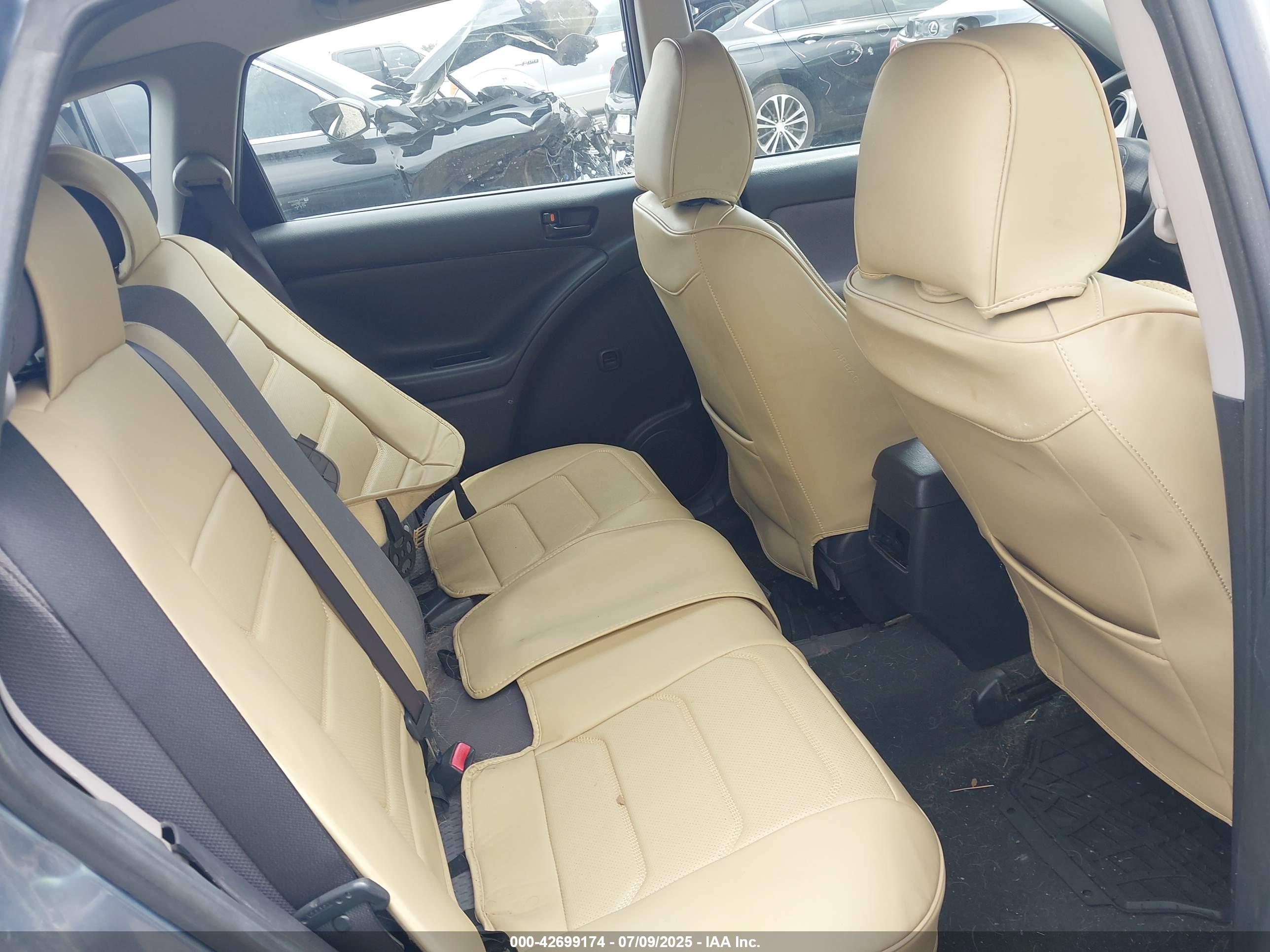 TOYOTA MATRIX image 8