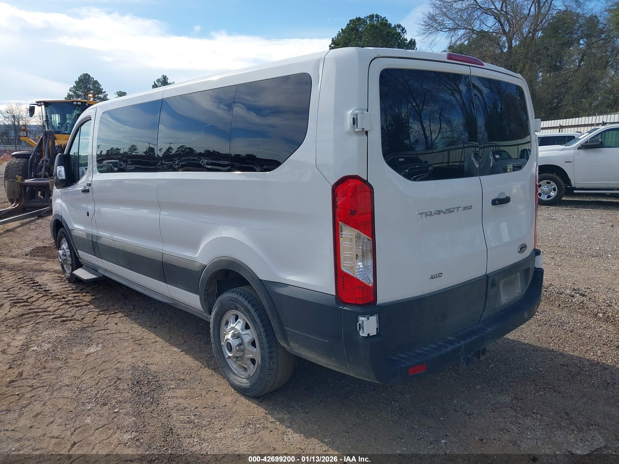 FORD TRANSIT-350 image 3