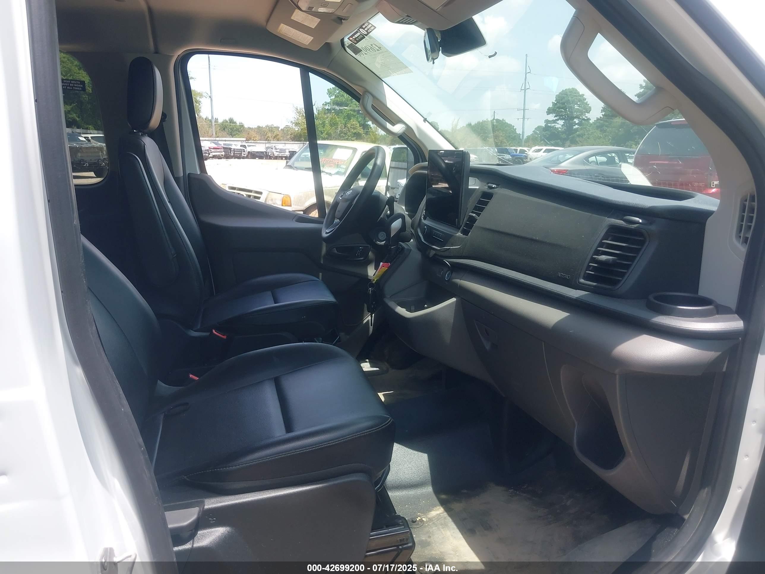 FORD TRANSIT-350 image 5