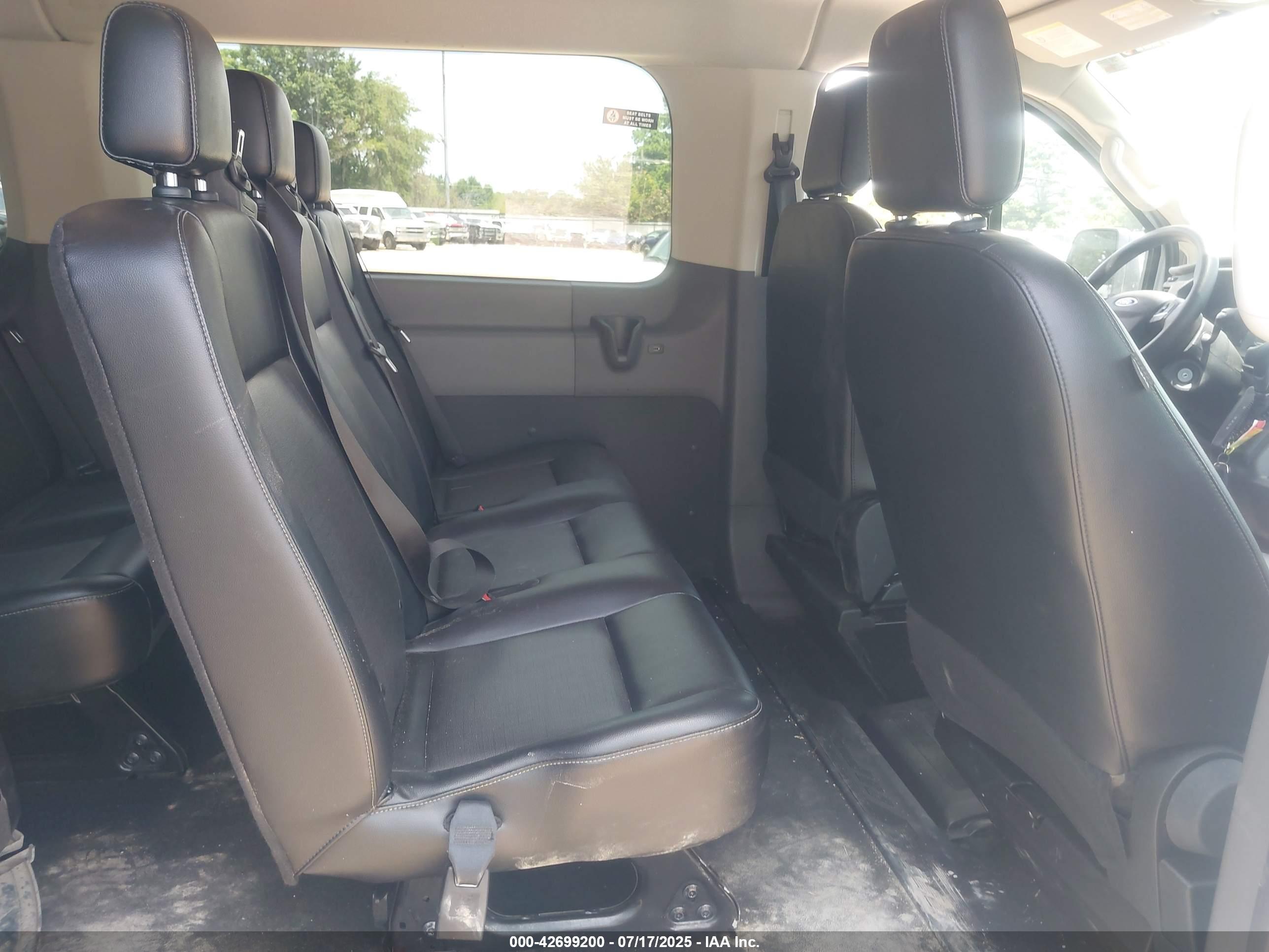 FORD TRANSIT-350 image 8
