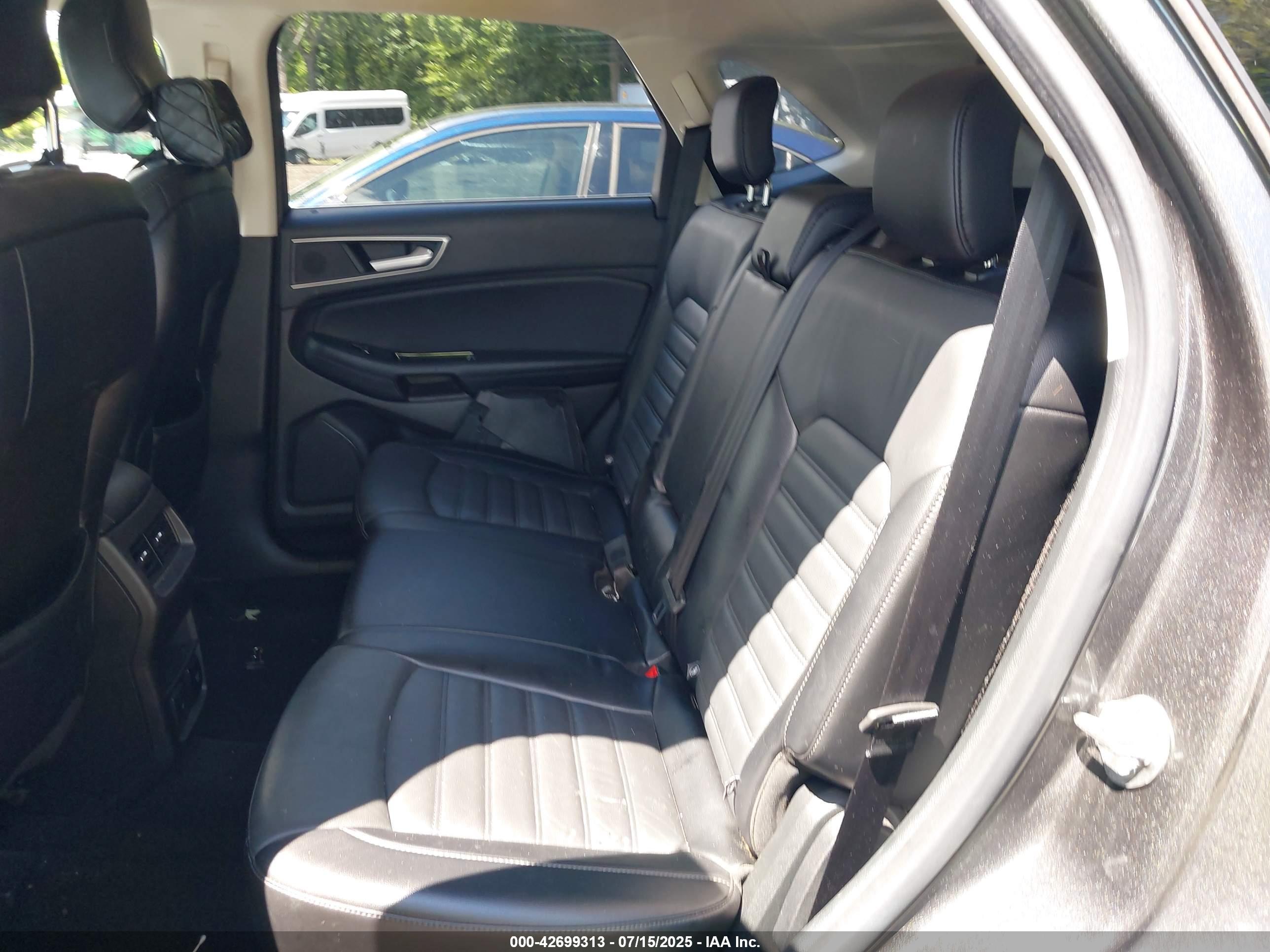 FORD EDGE image 8