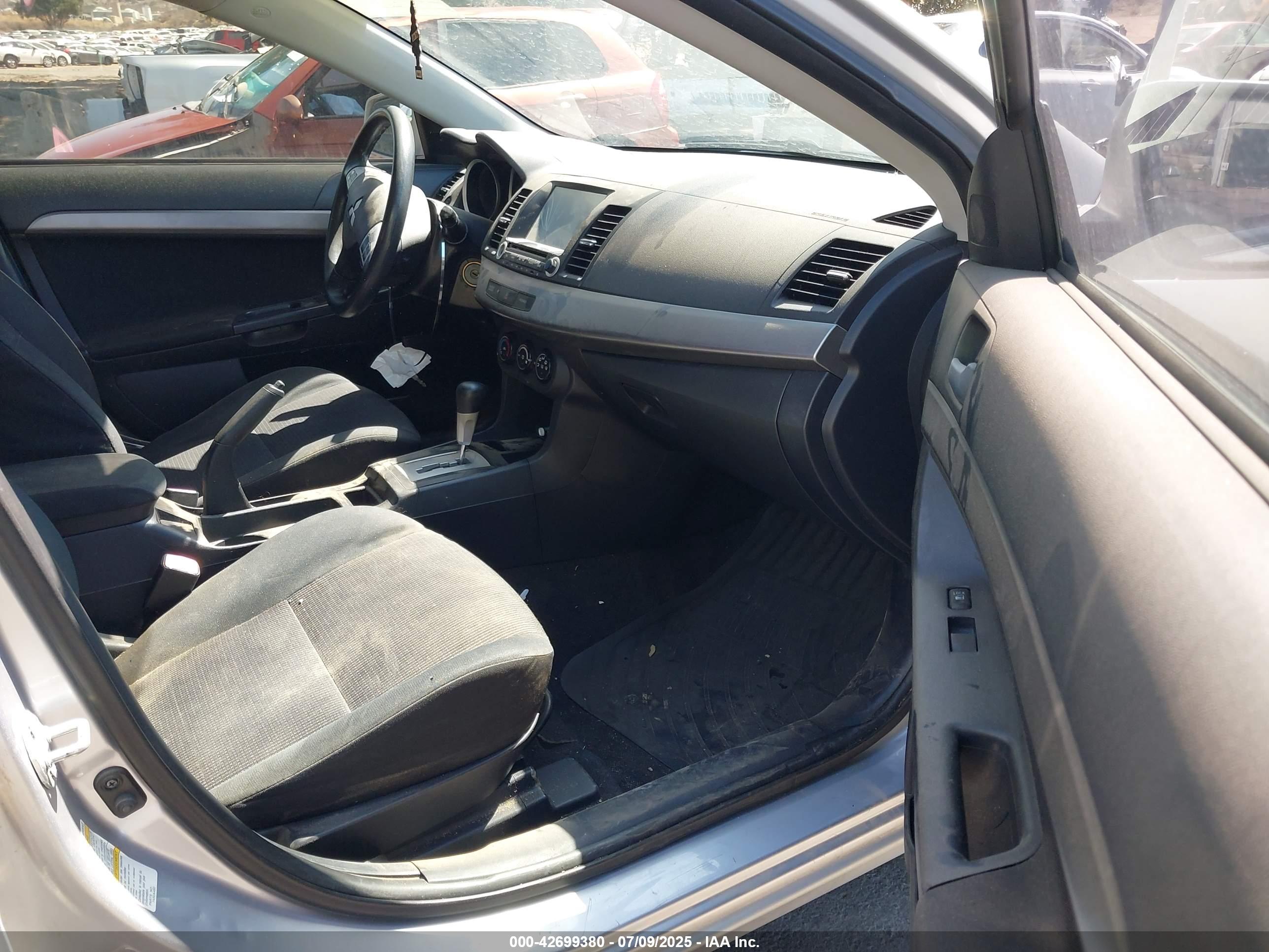 MITSUBISHI LANCER image 5