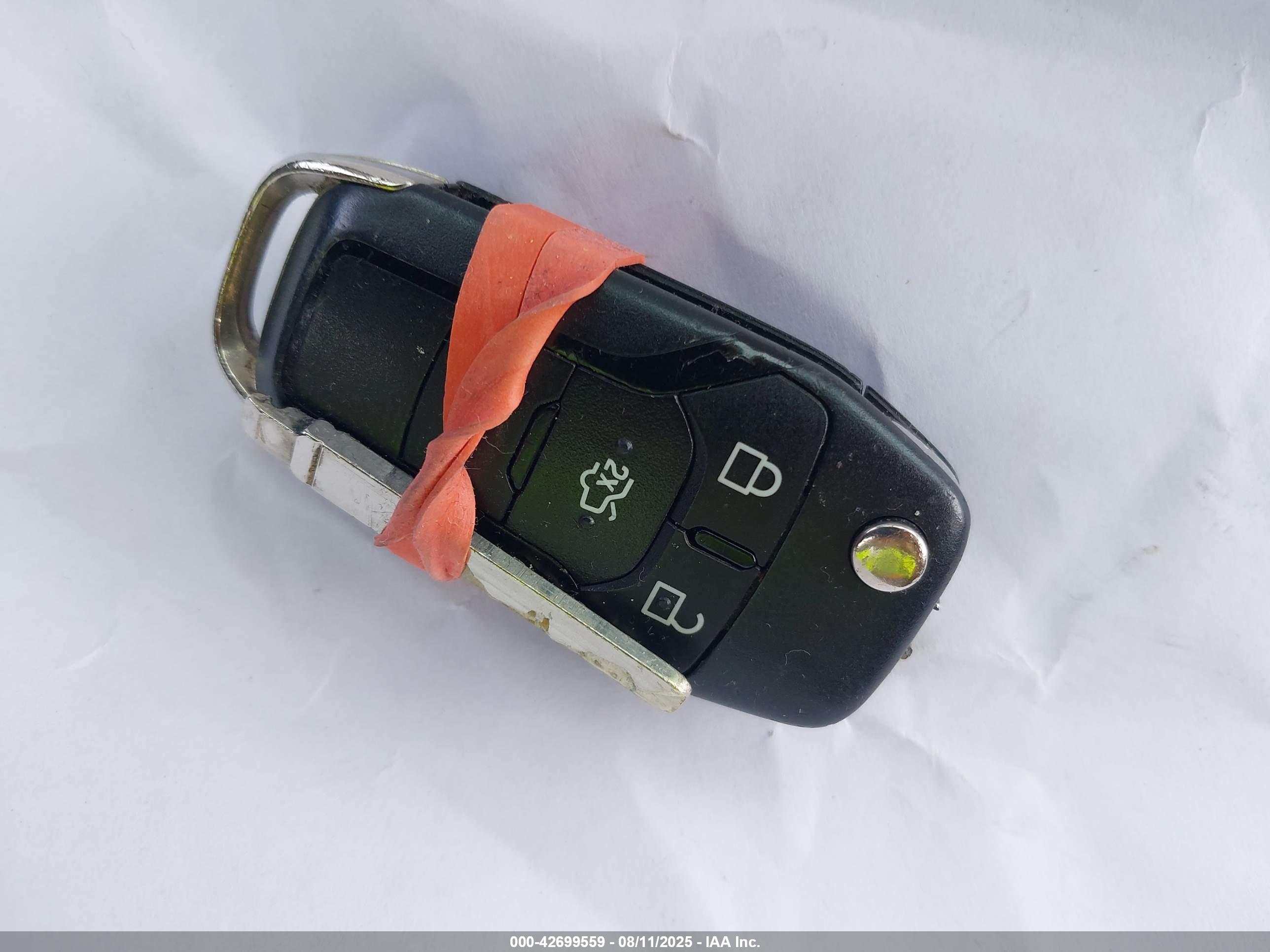 FORD FUSION image 11