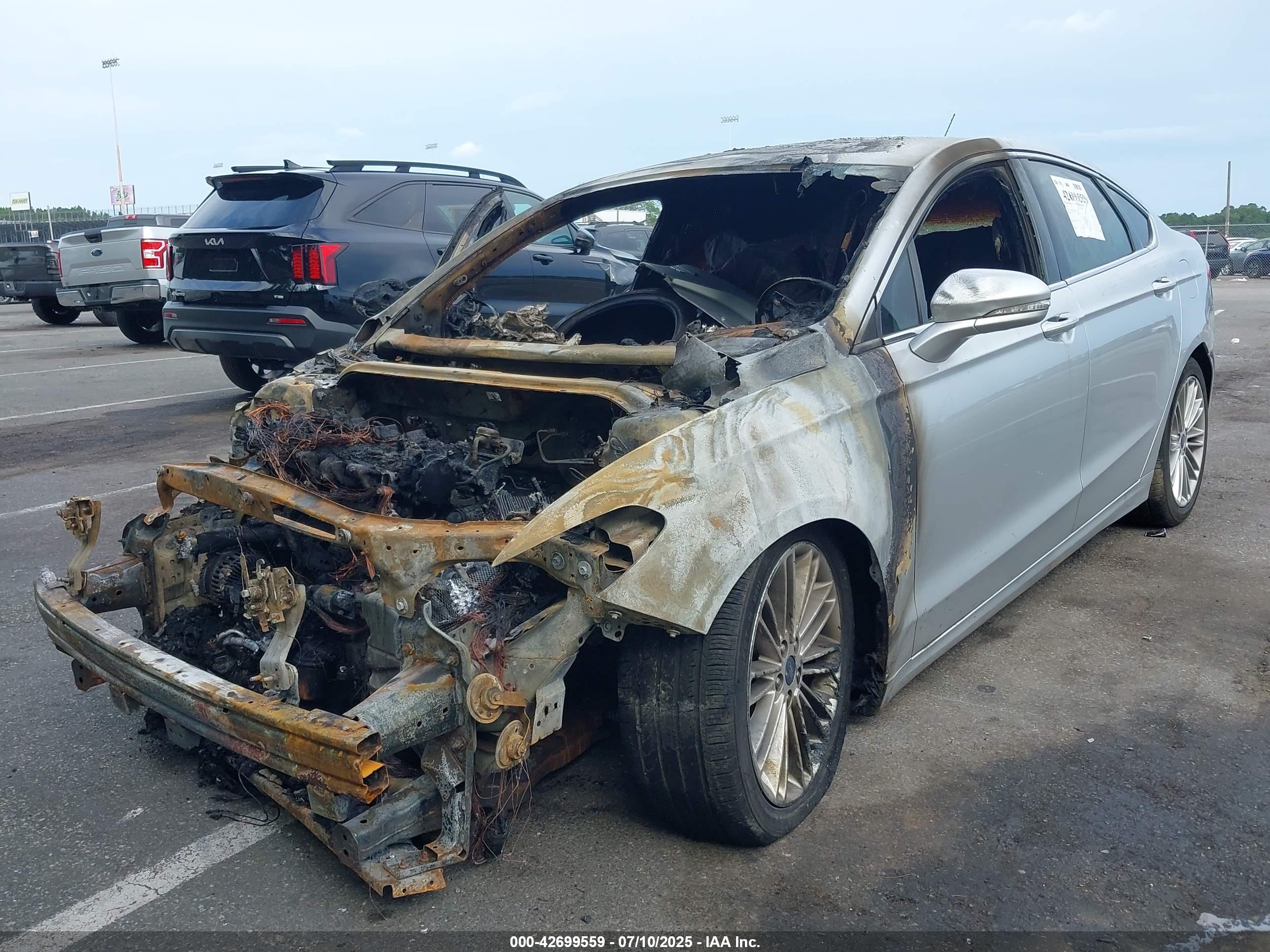 FORD FUSION image 2