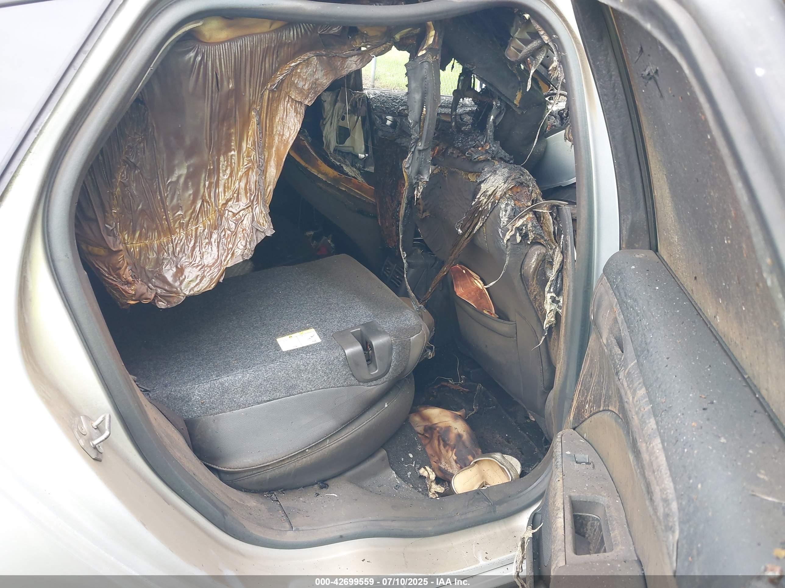 FORD FUSION image 8