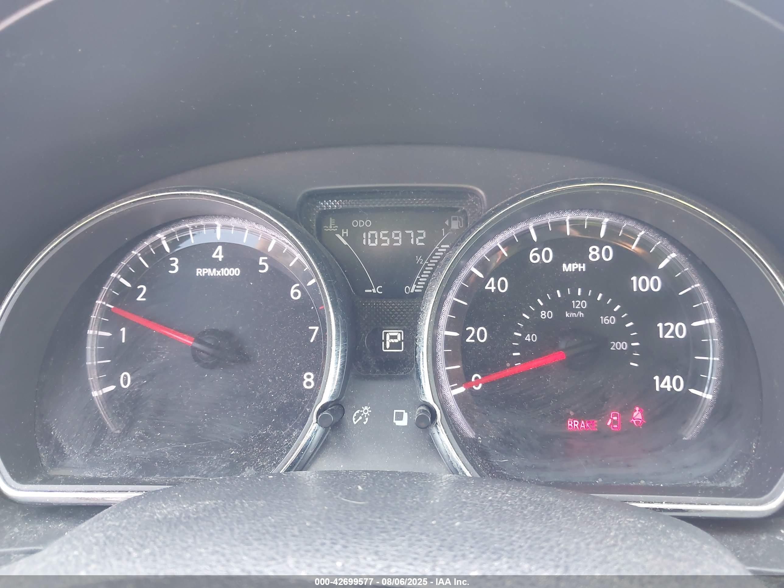 NISSAN VERSA image 7