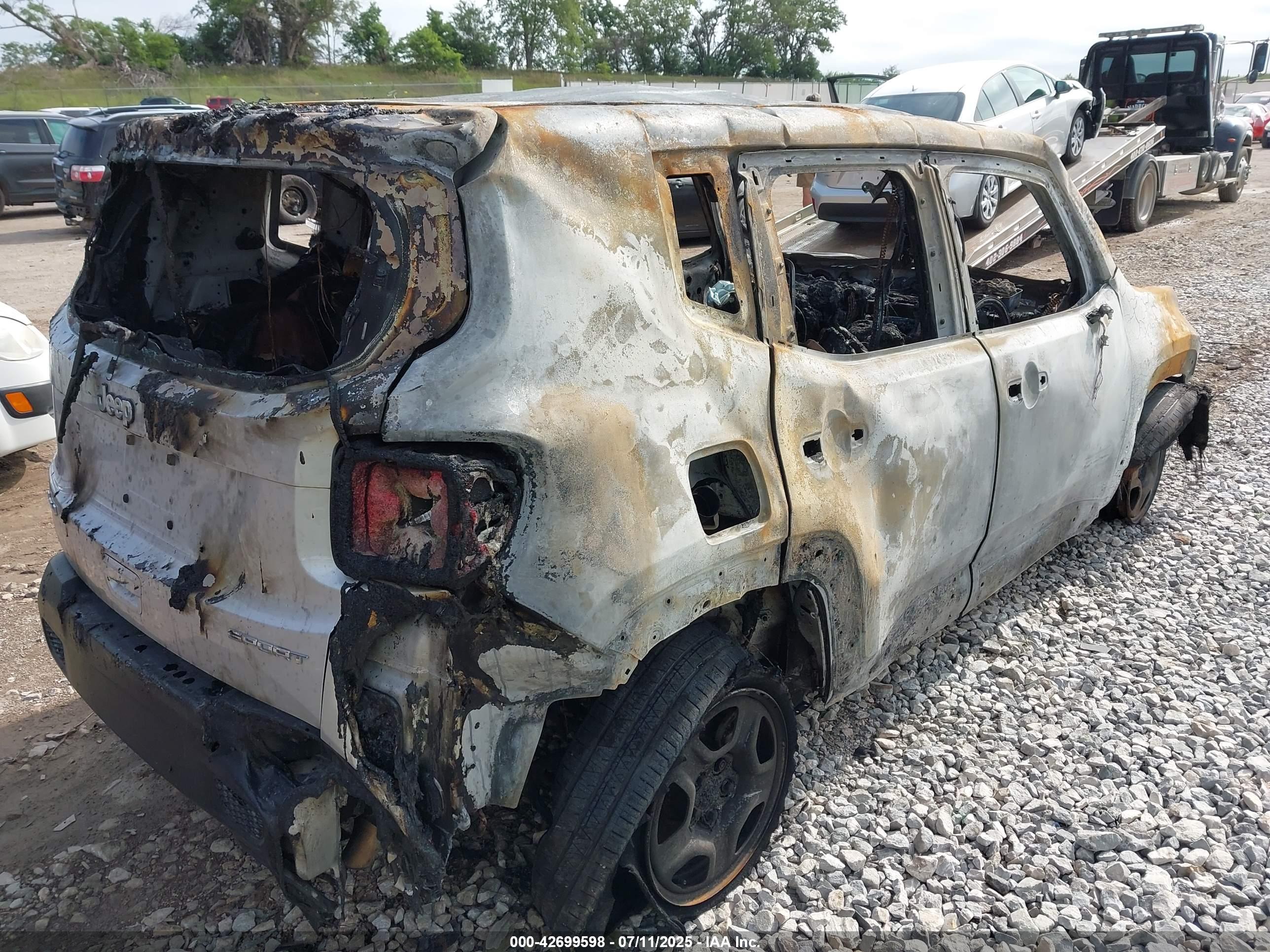 JEEP RENEGADE image 4