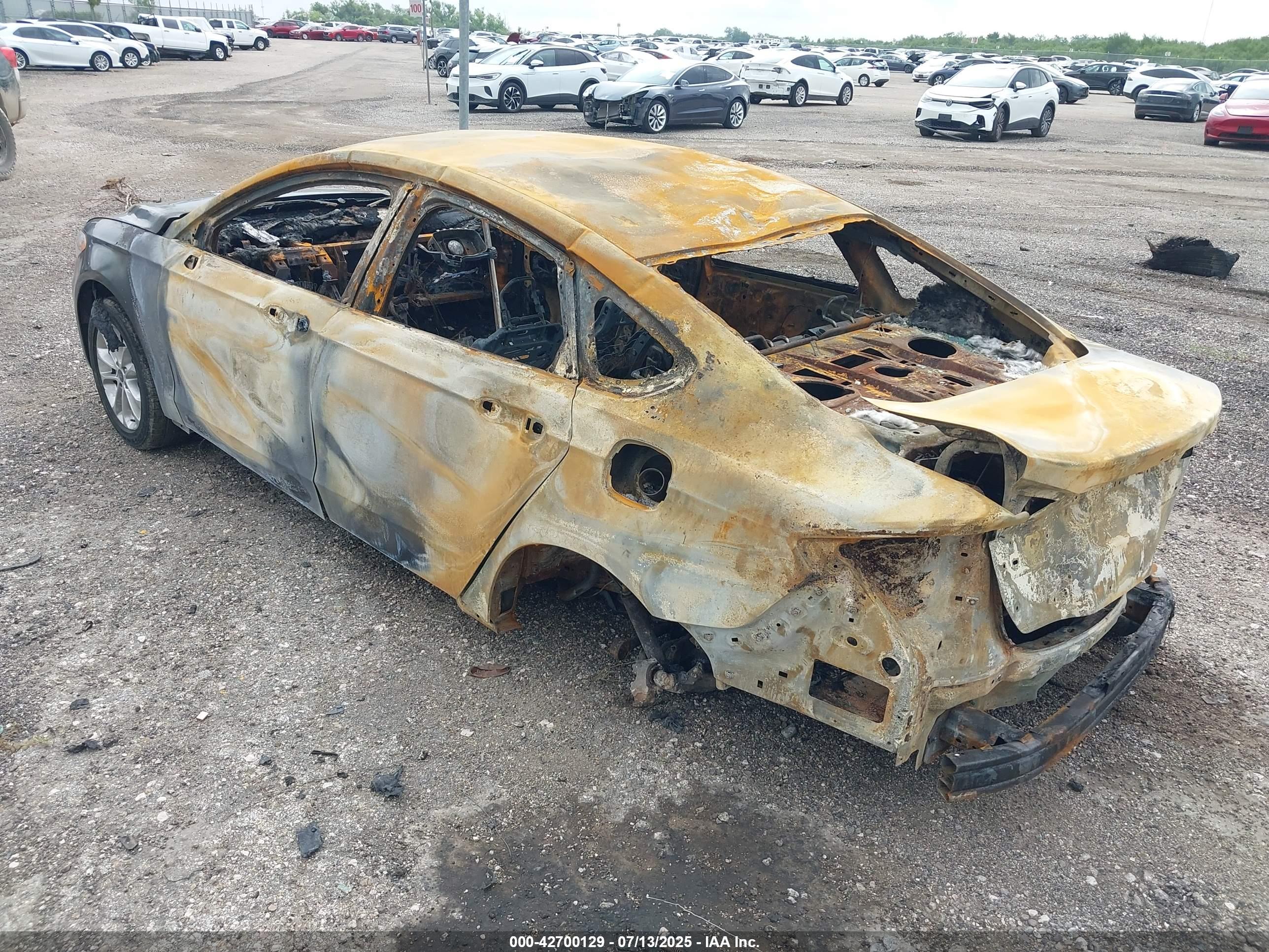 FORD FUSION image 3