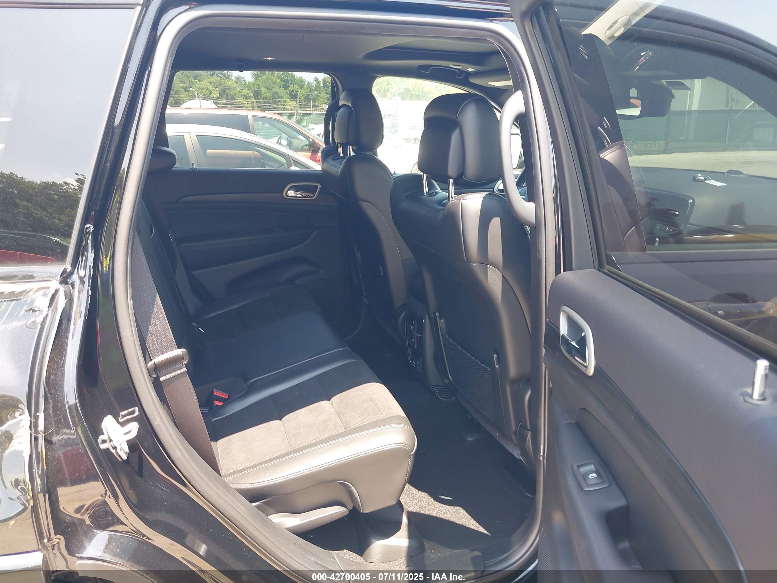 JEEP GRAND image 8