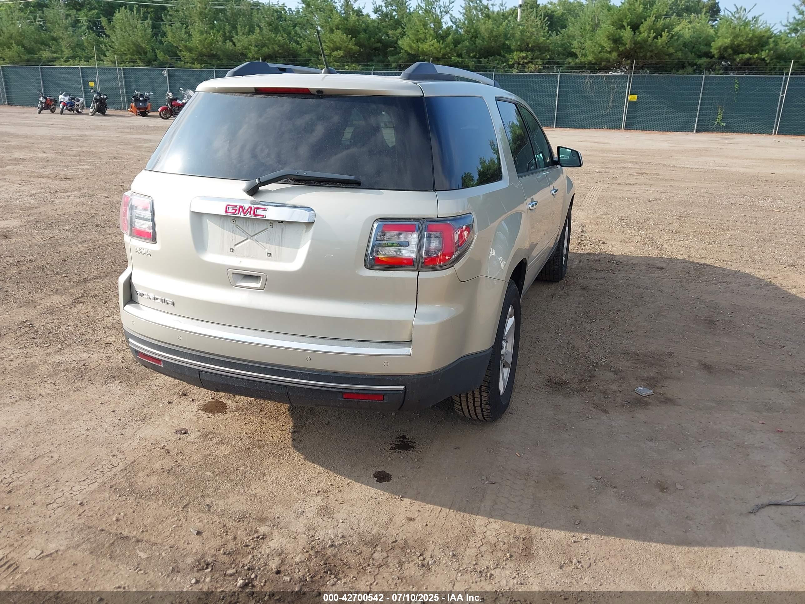 GMC ACADIA image 4