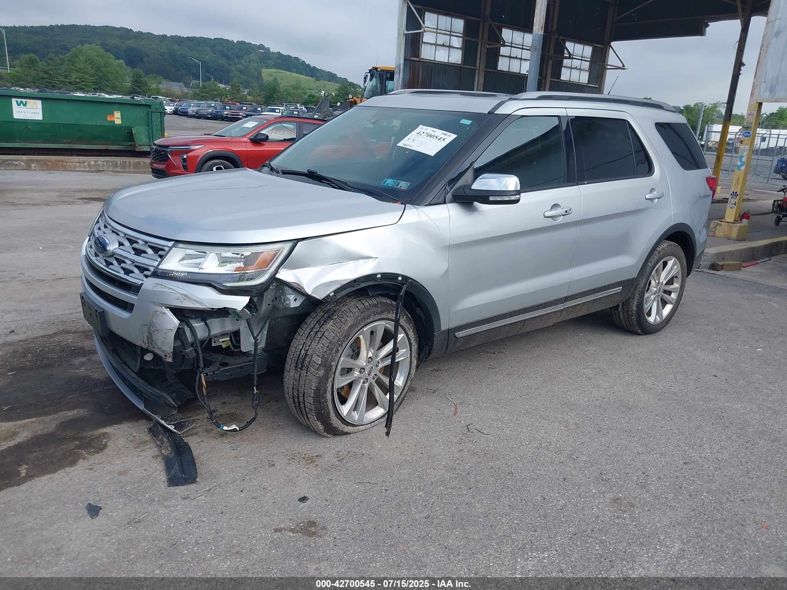 FORD EXPLORER image 2