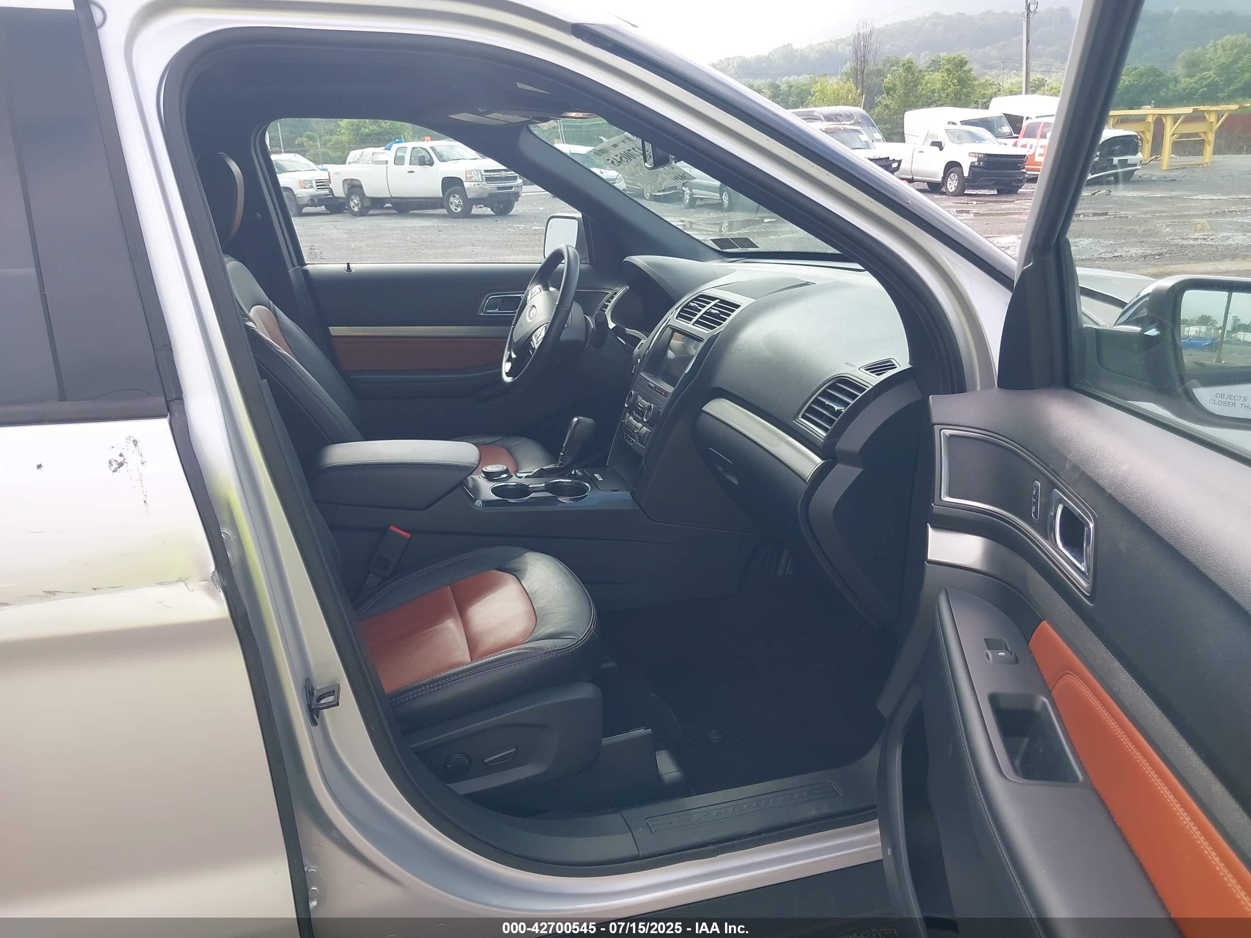 FORD EXPLORER image 5