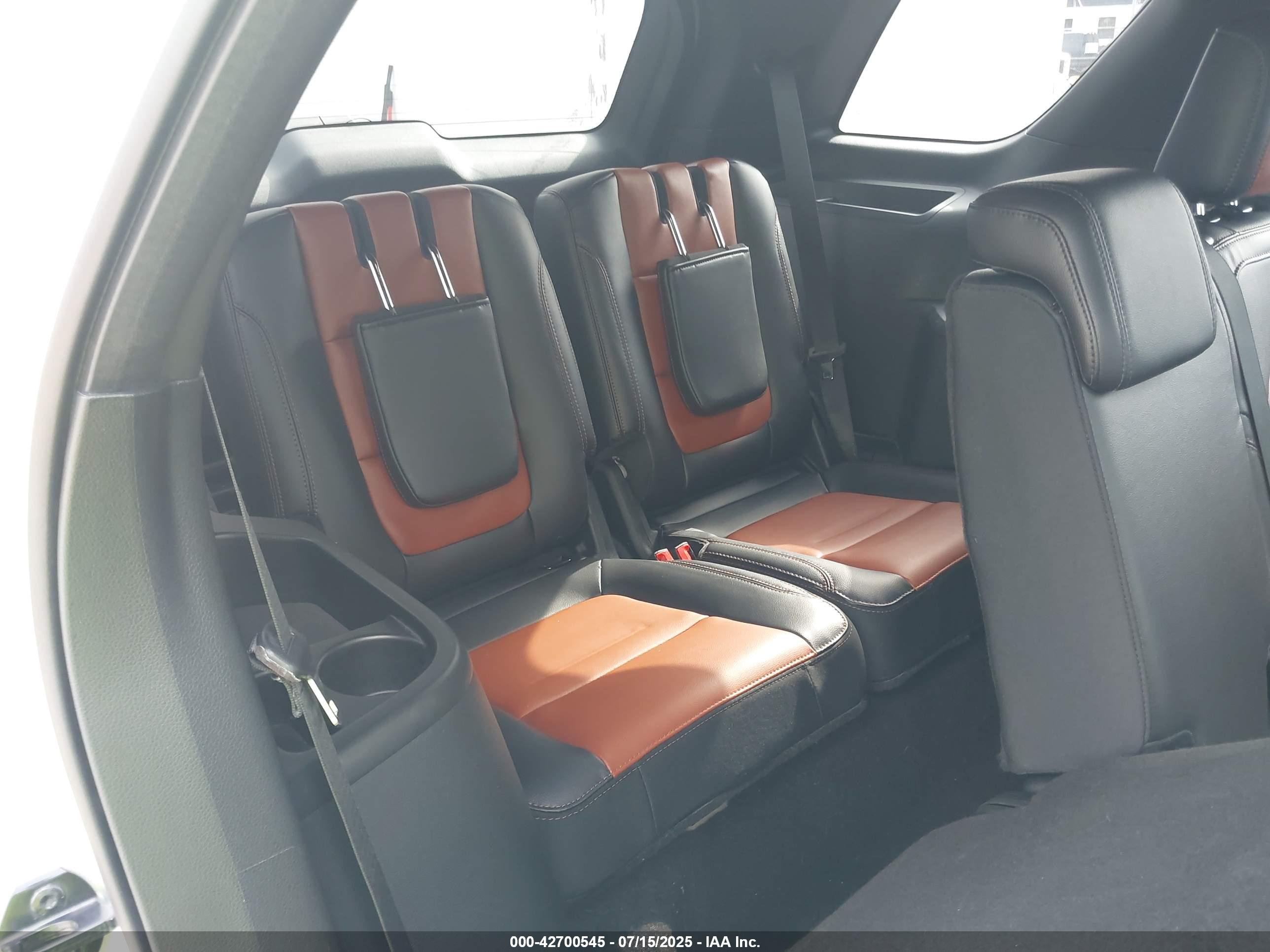 FORD EXPLORER image 8