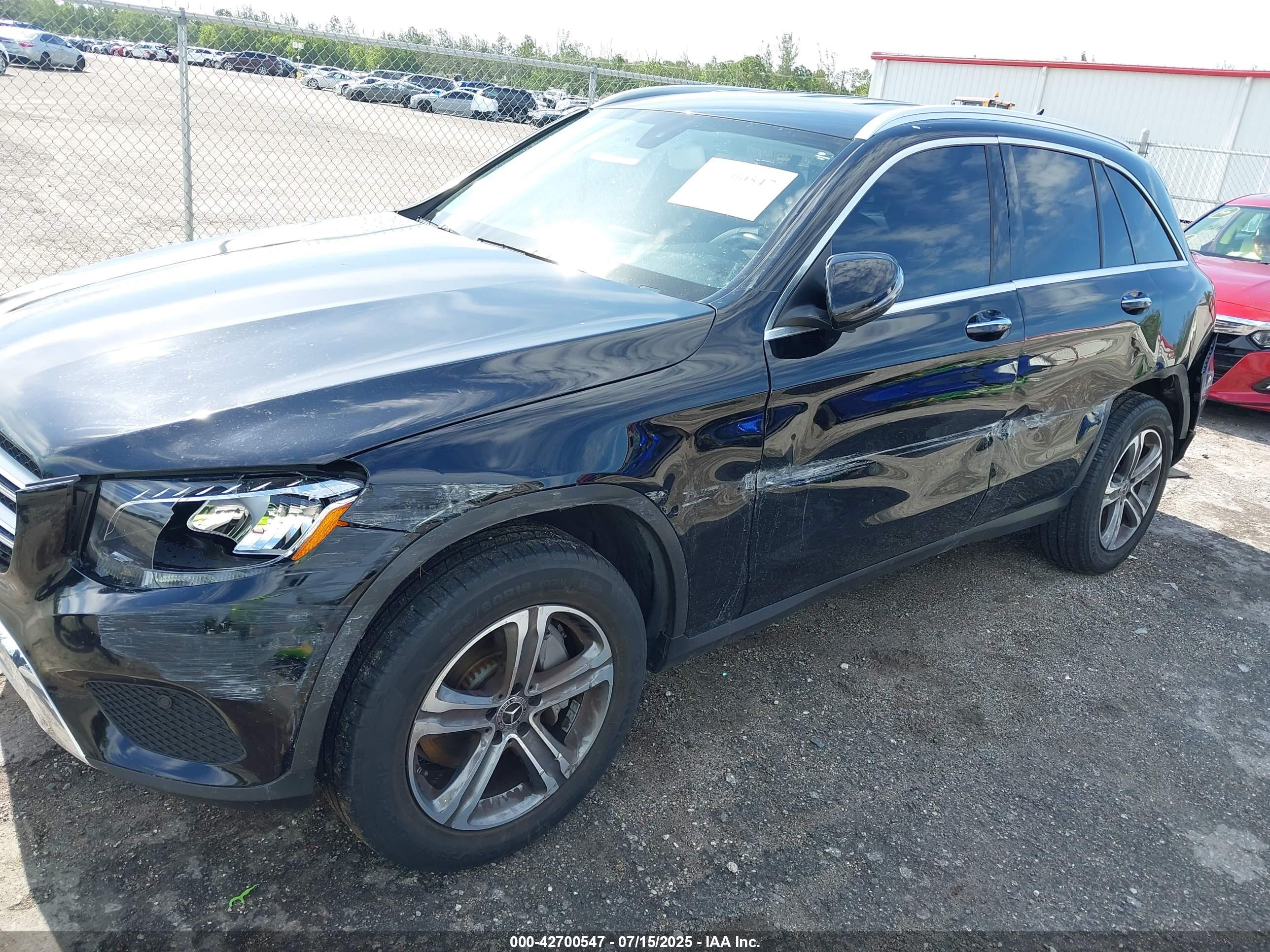 MERCEDES-BENZ GLC image 6