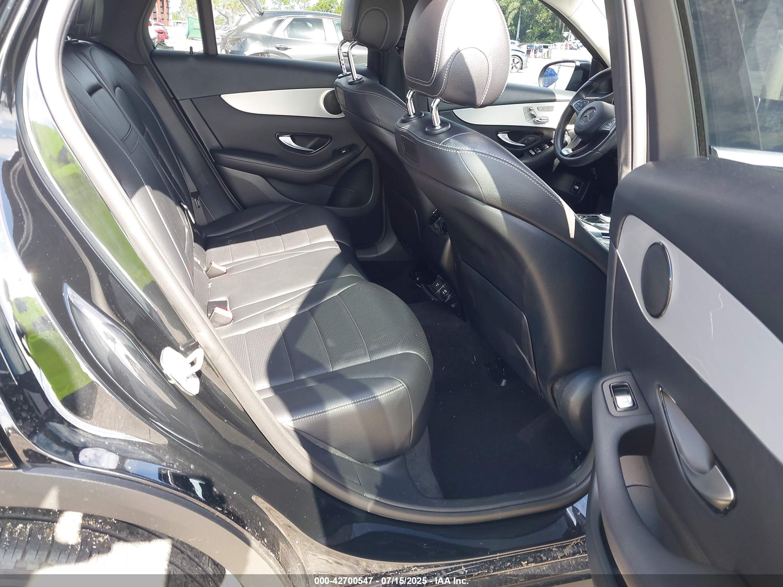 MERCEDES-BENZ GLC image 8
