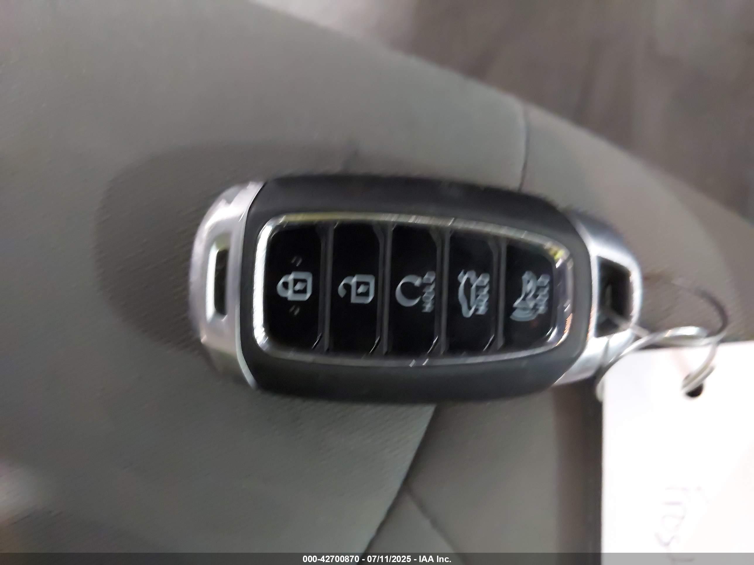 HYUNDAI ELANTRA image 11