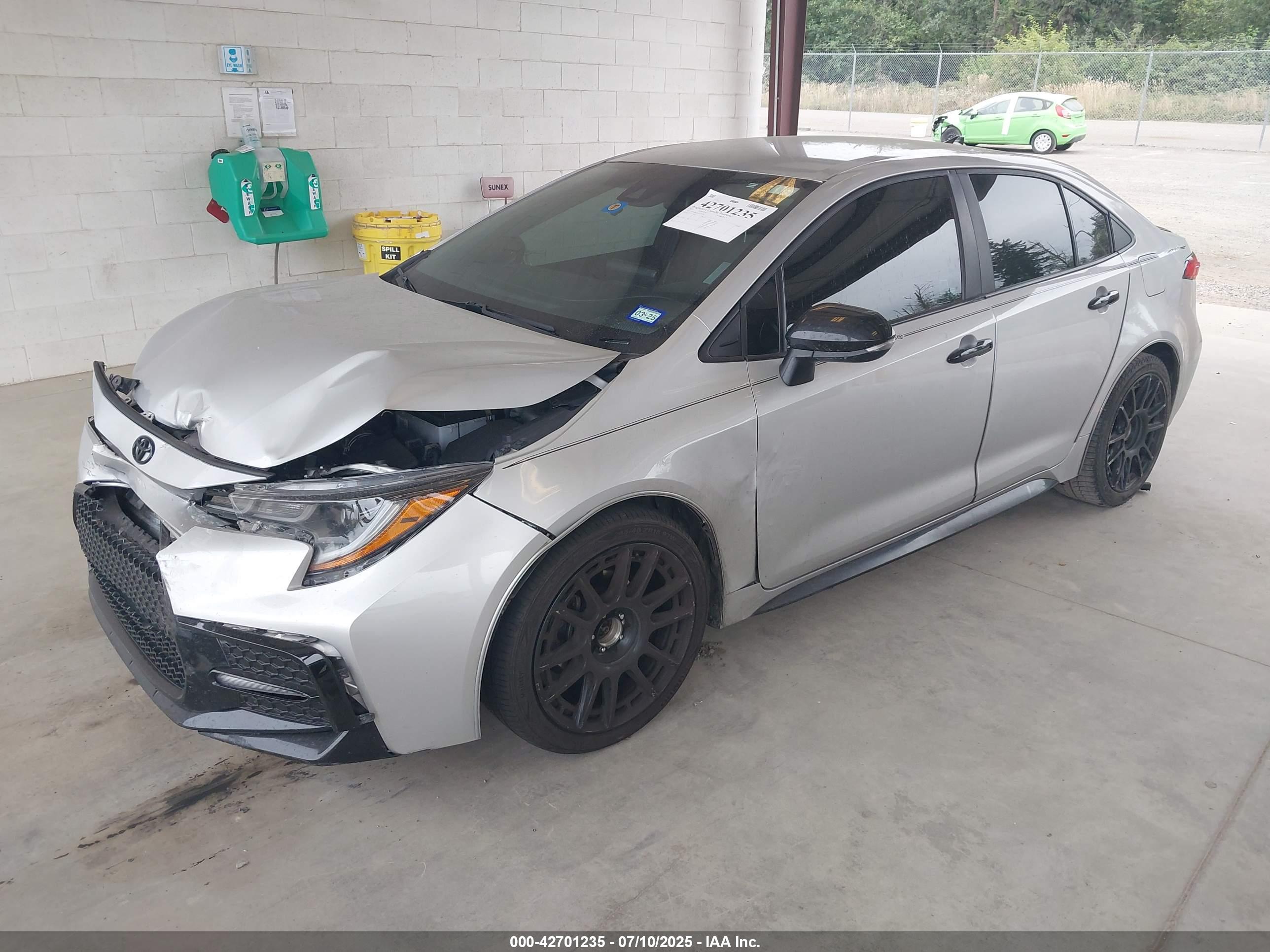 TOYOTA COROLLA image 2