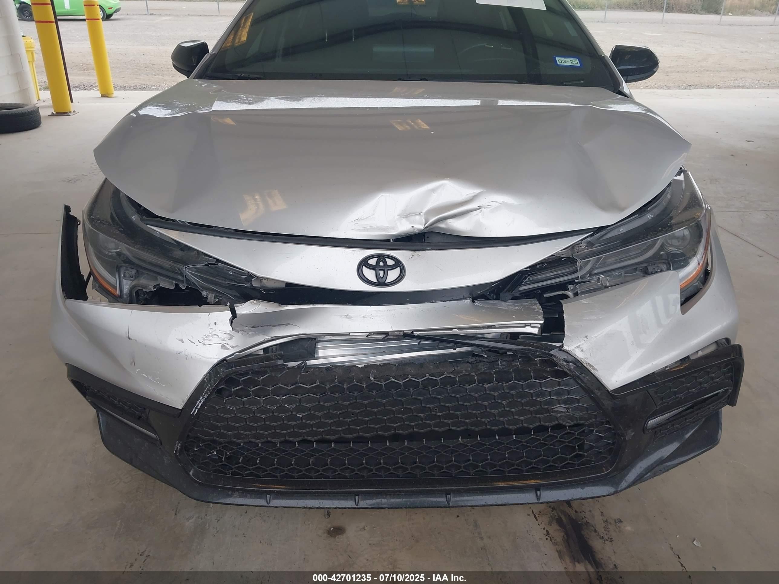 TOYOTA COROLLA image 6