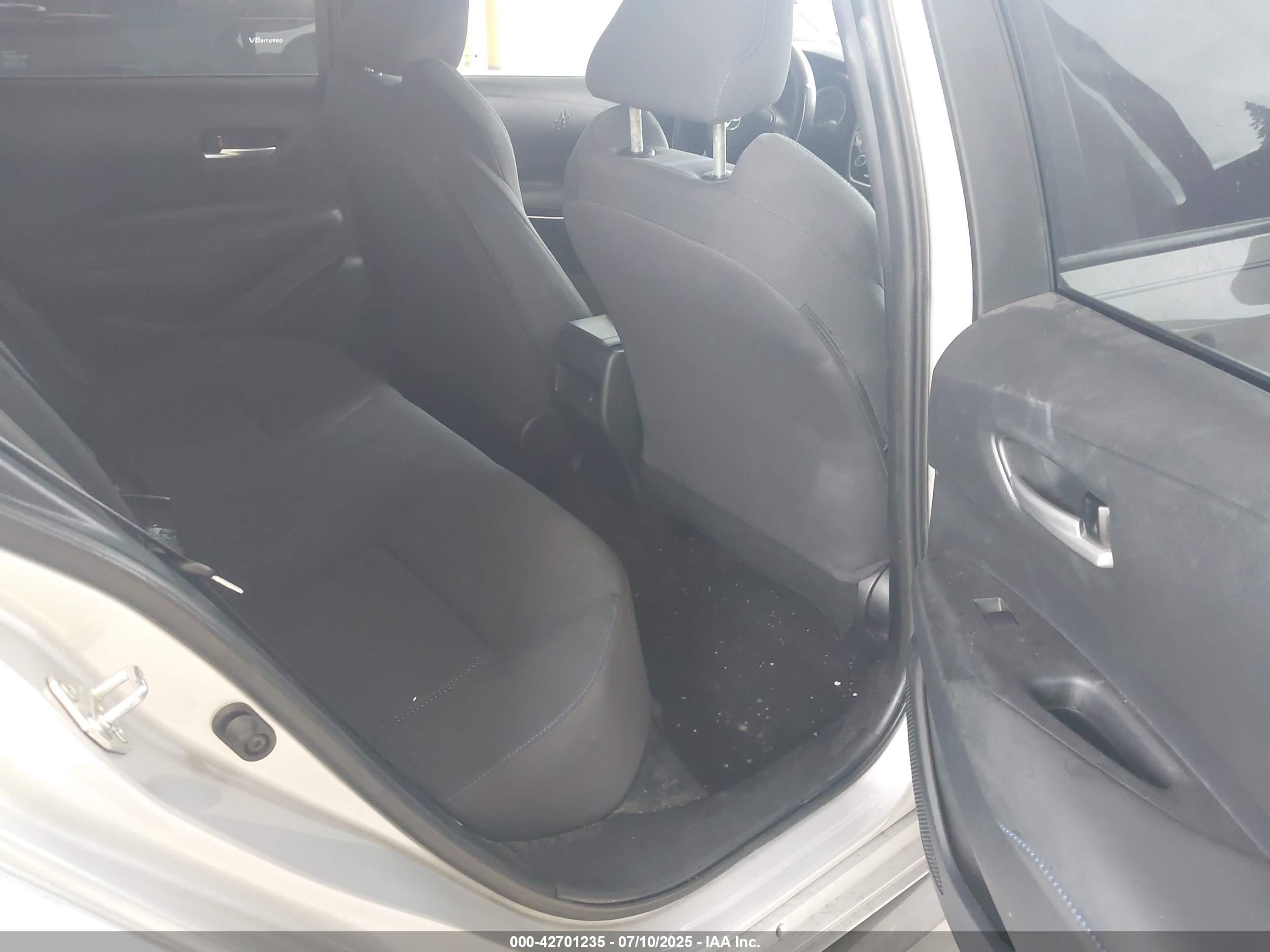 TOYOTA COROLLA image 8