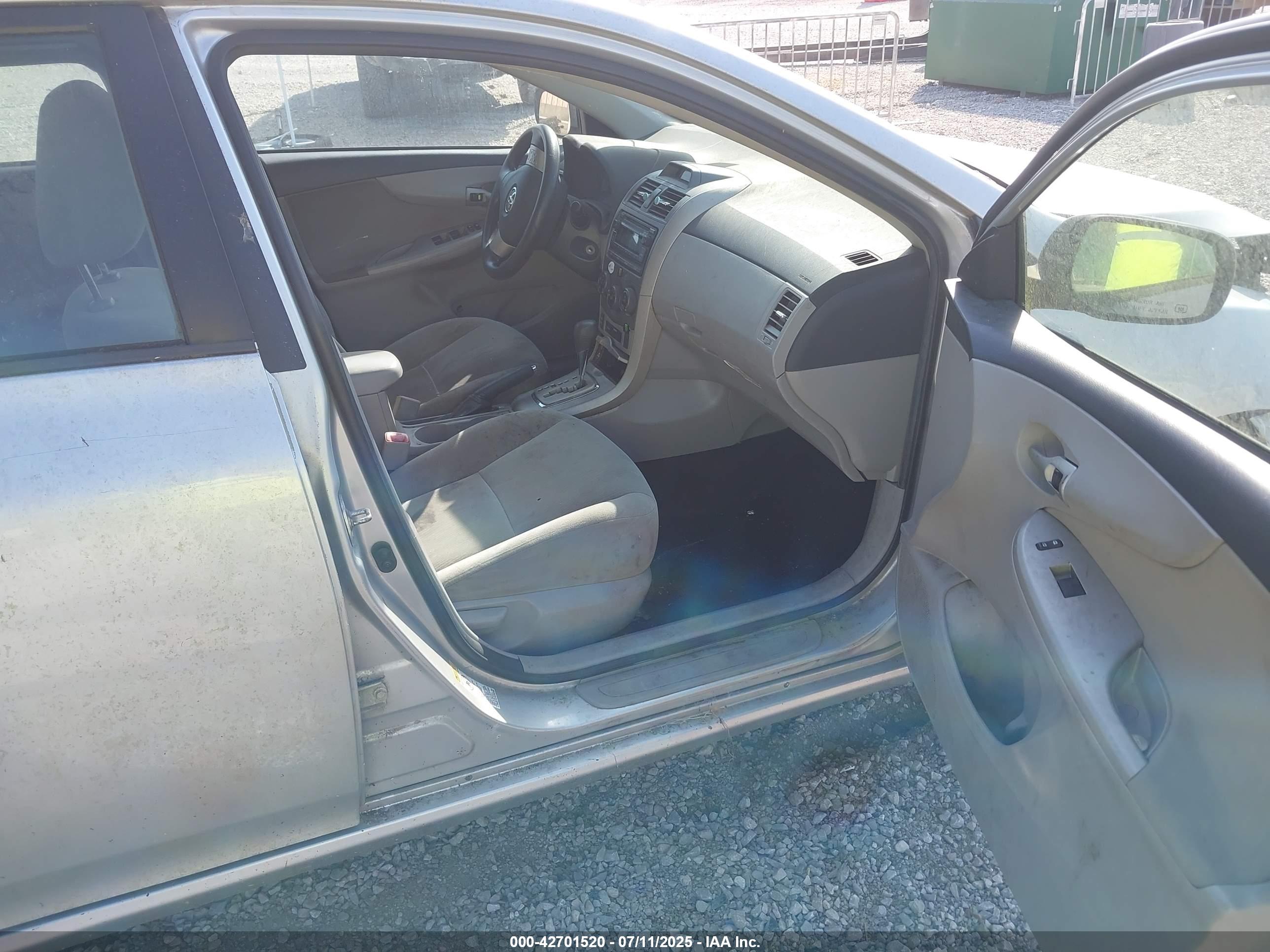 TOYOTA COROLLA image 5