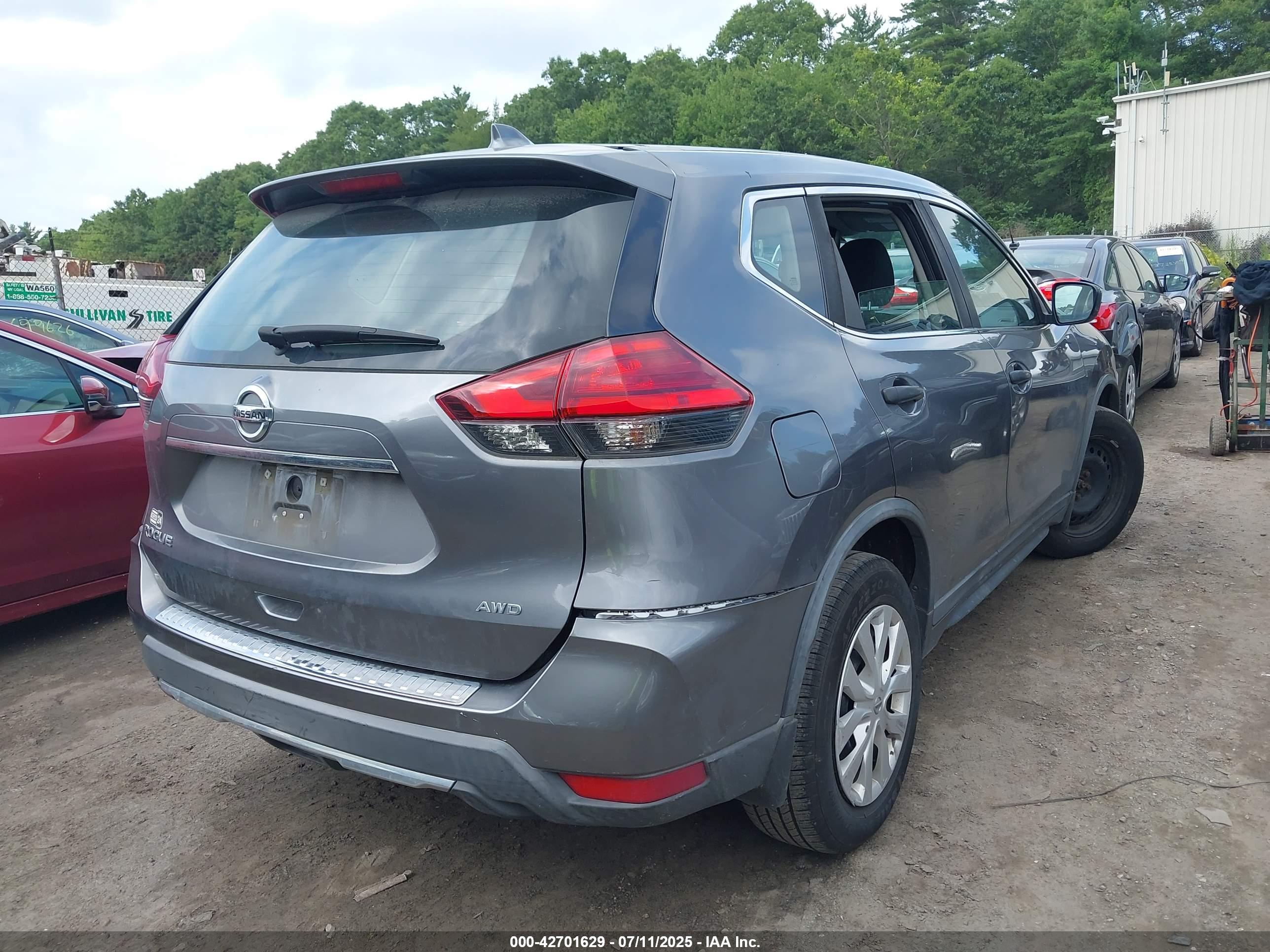 NISSAN ROGUE image 4