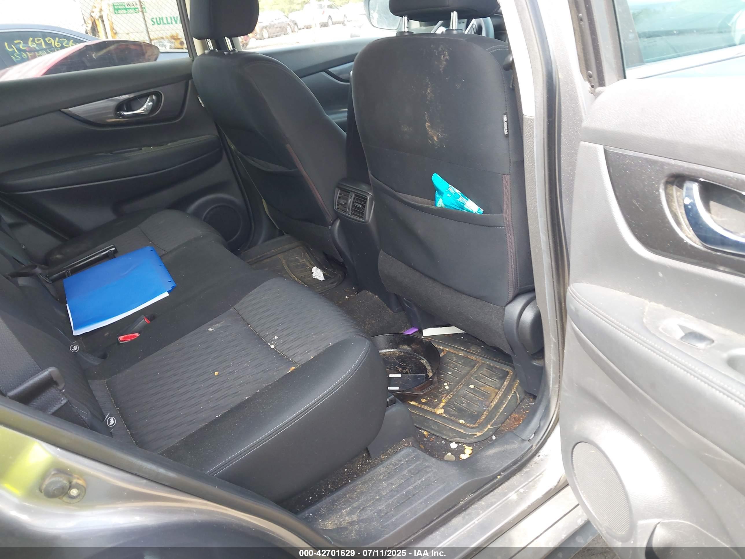 NISSAN ROGUE image 8