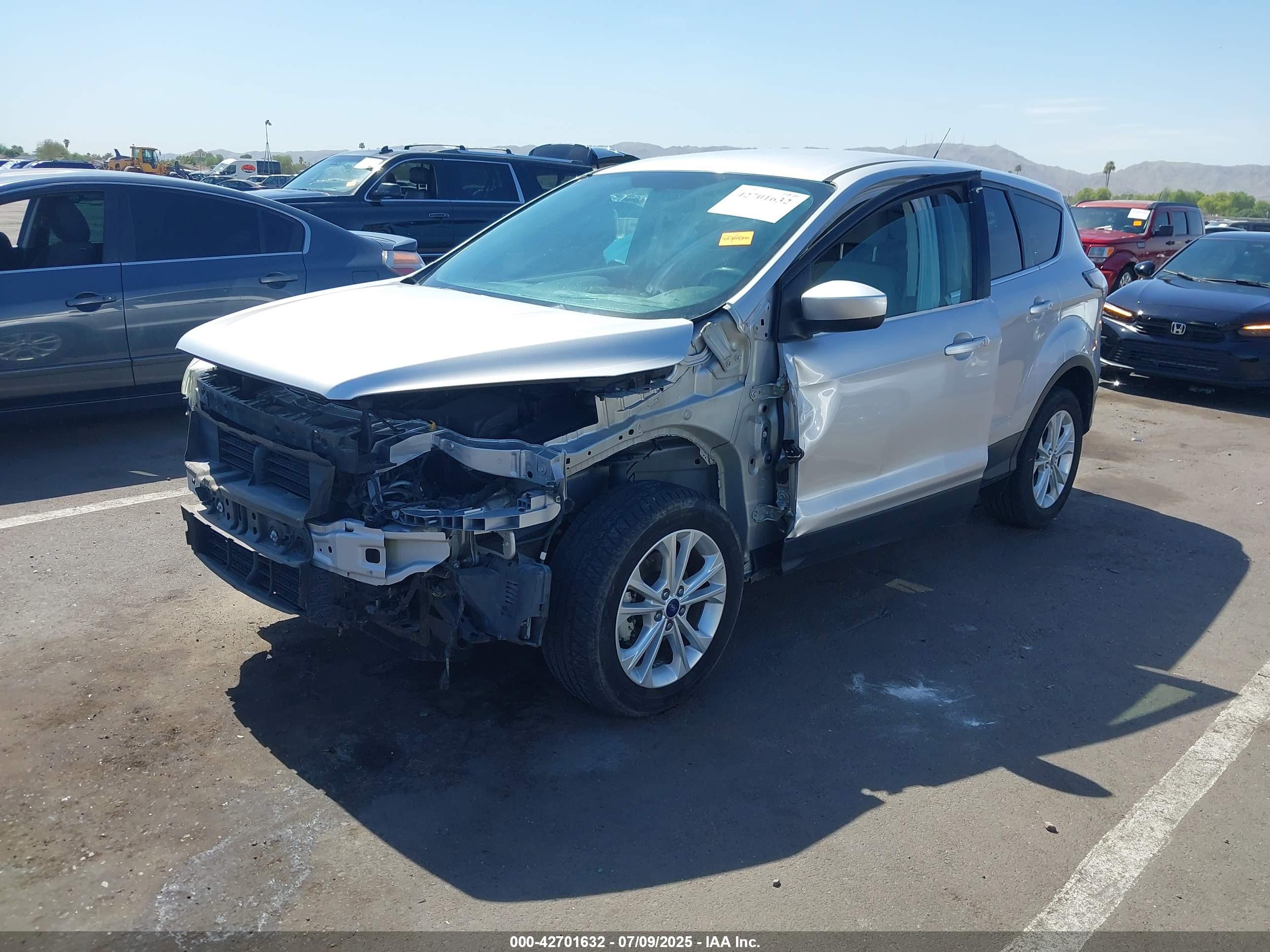 FORD ESCAPE image 2