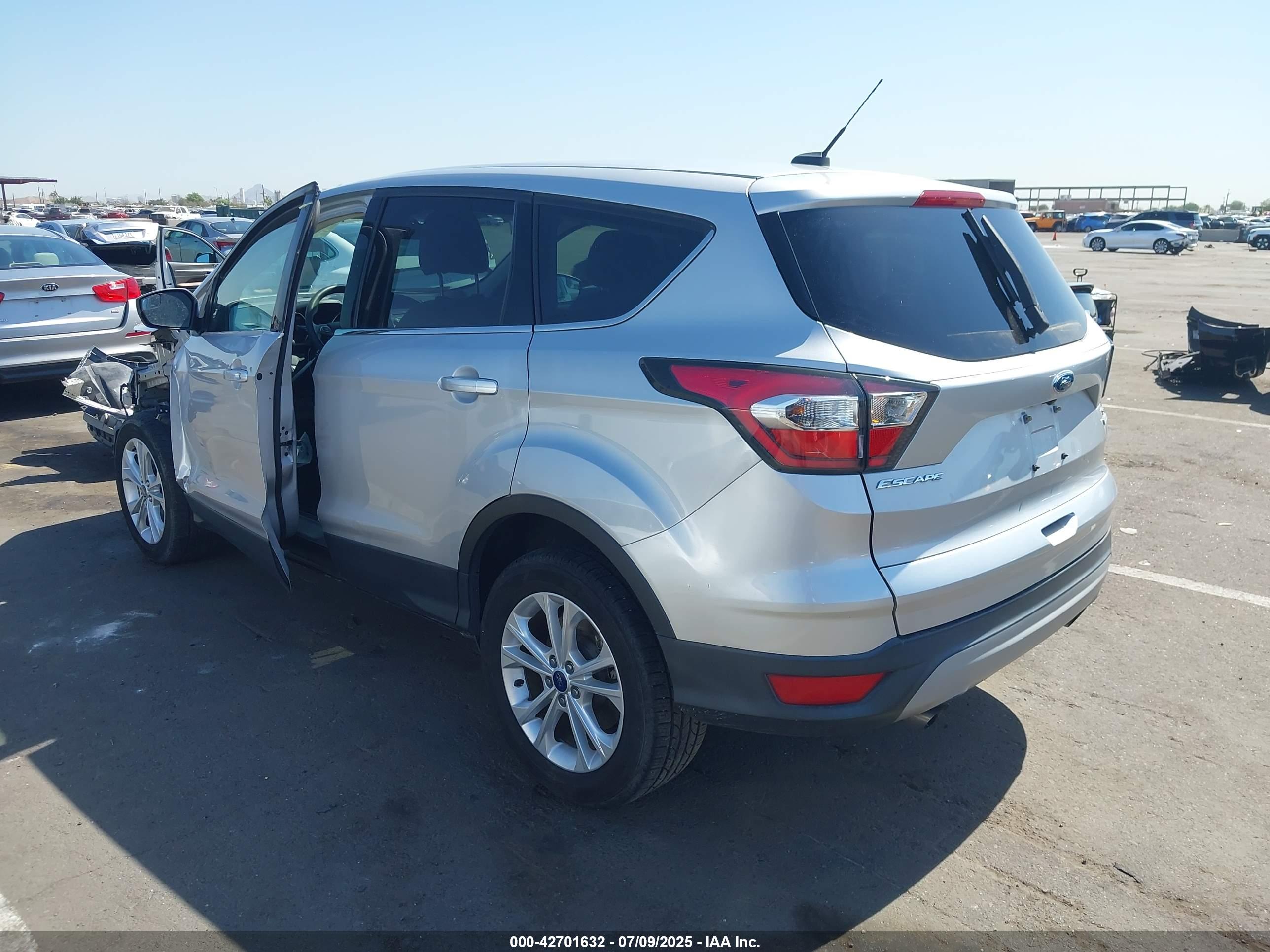 FORD ESCAPE image 3