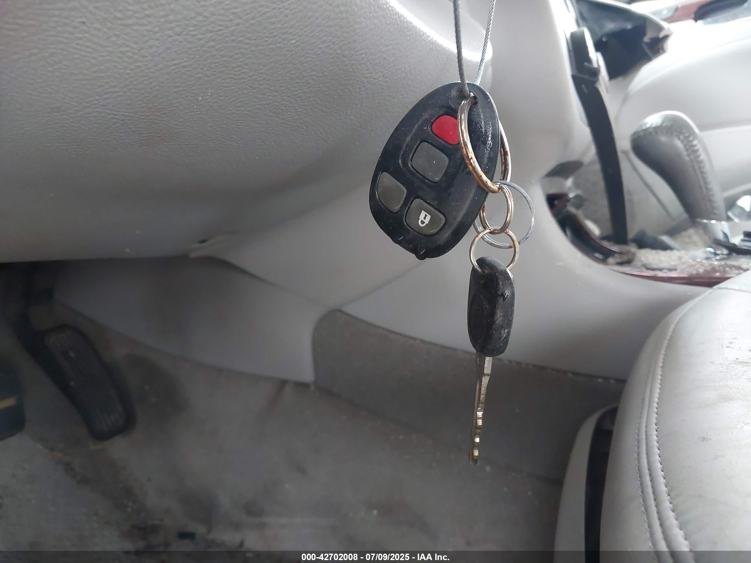 BUICK LUCERNE image 11