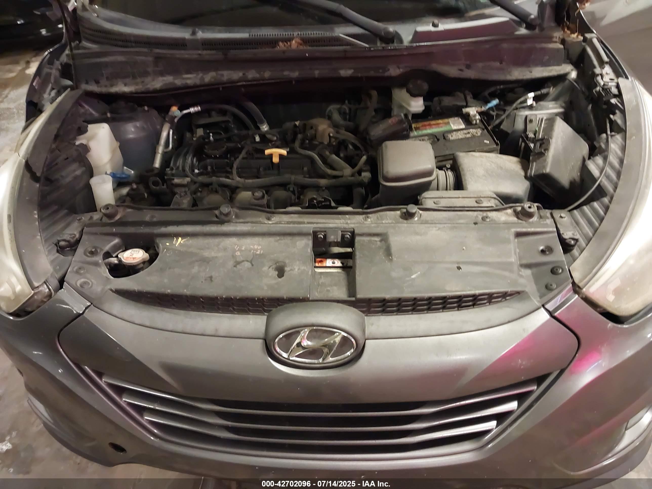HYUNDAI TUCSON image 10