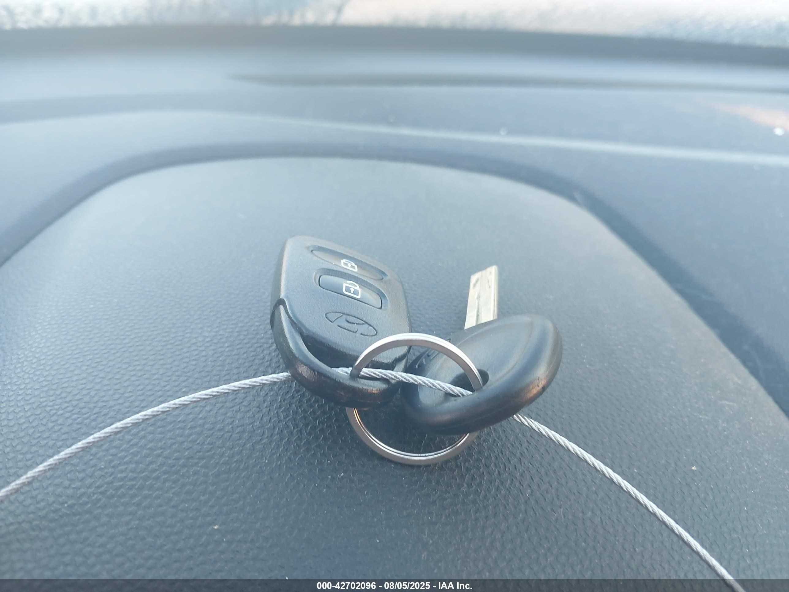 HYUNDAI TUCSON image 11