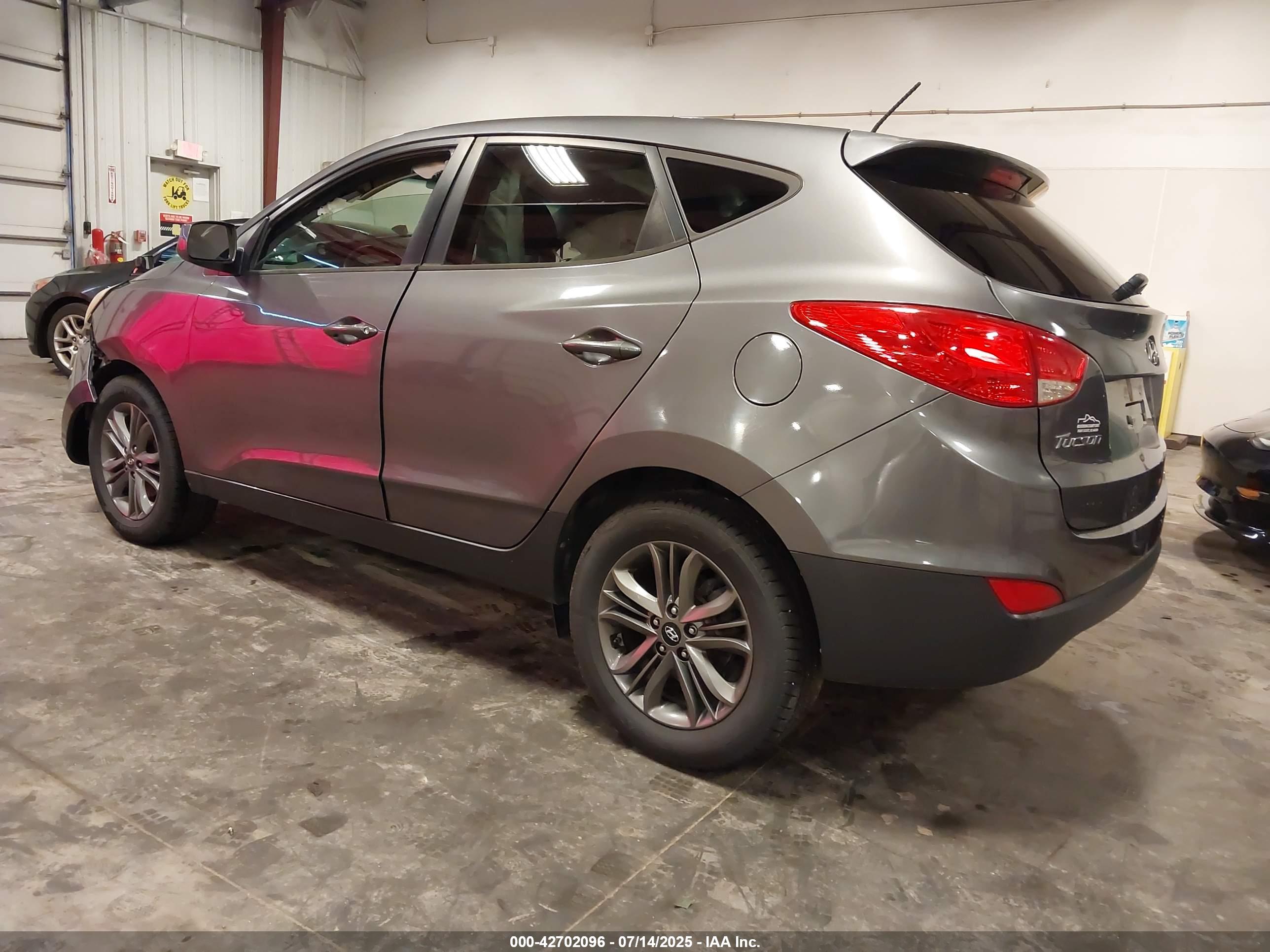 HYUNDAI TUCSON image 3