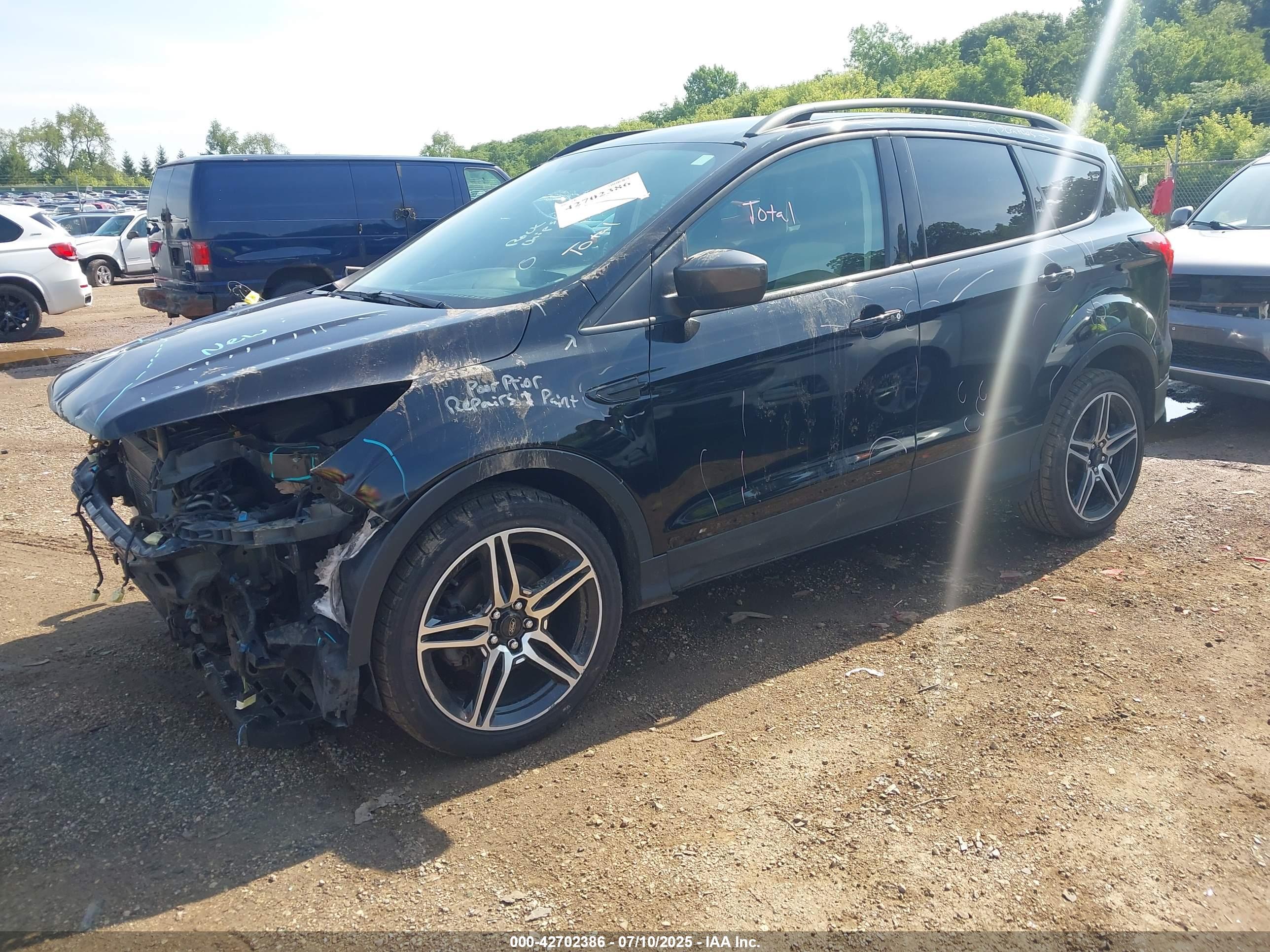 FORD ESCAPE image 2