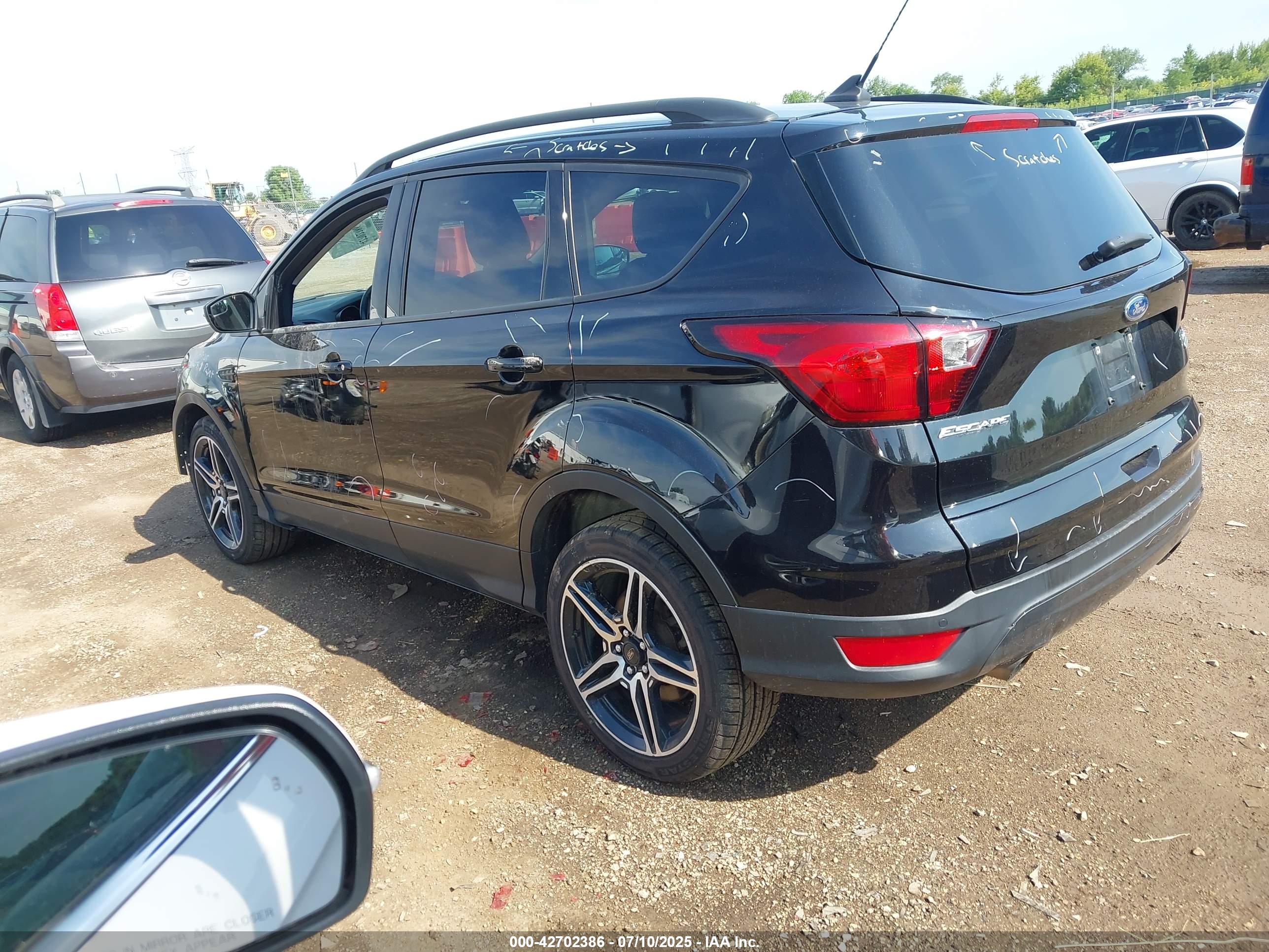 FORD ESCAPE image 3