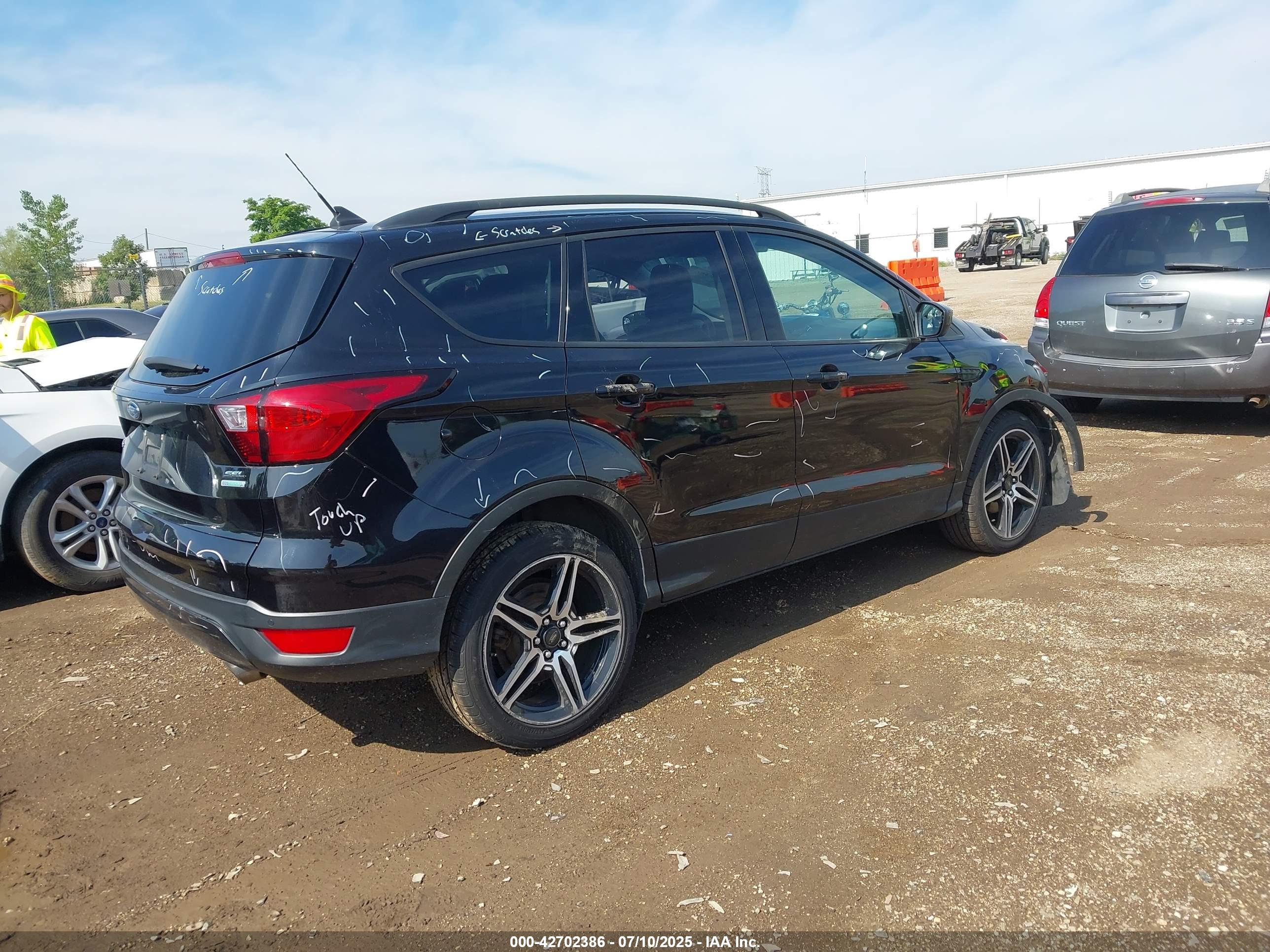 FORD ESCAPE image 4