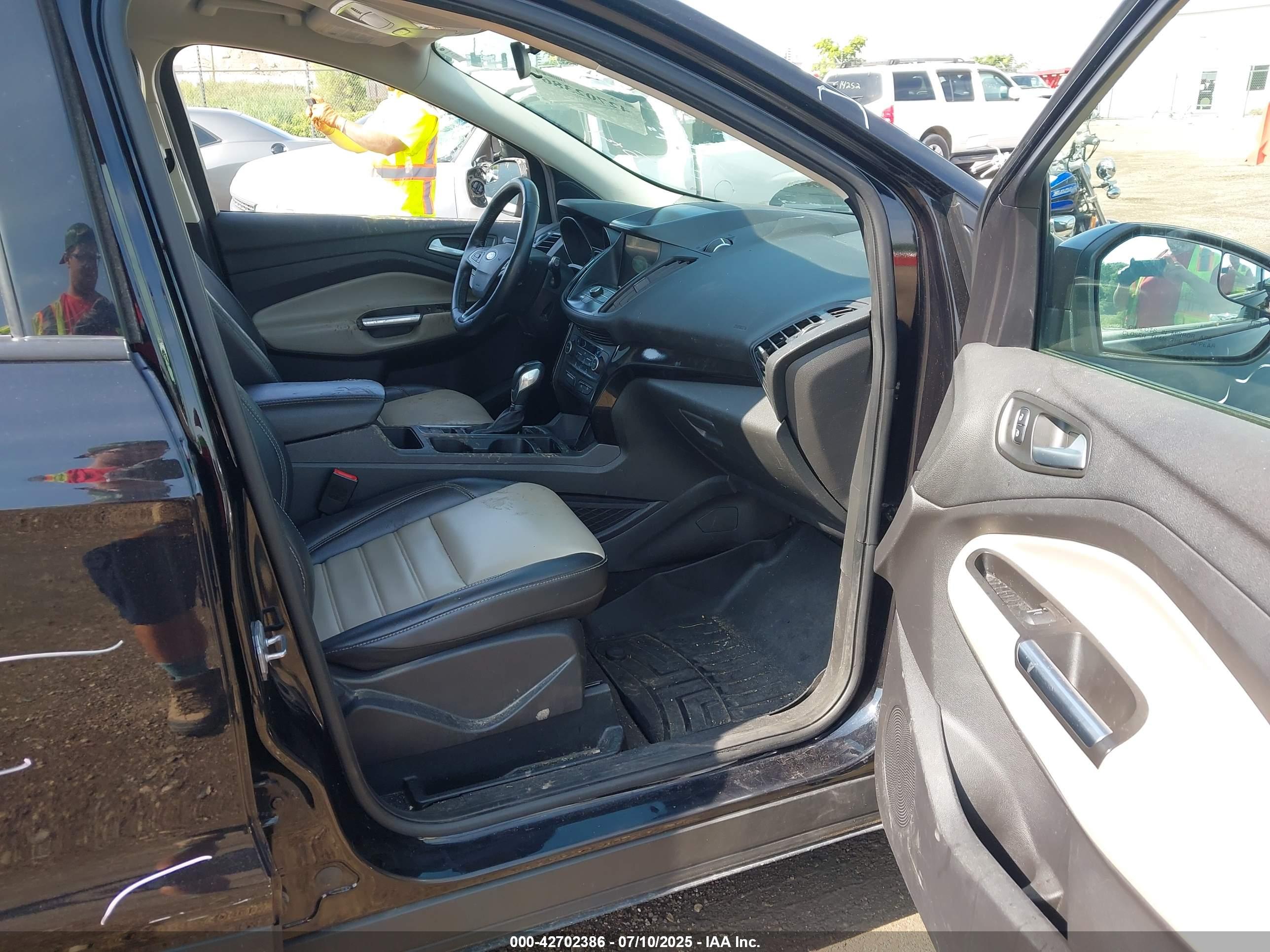 FORD ESCAPE image 5