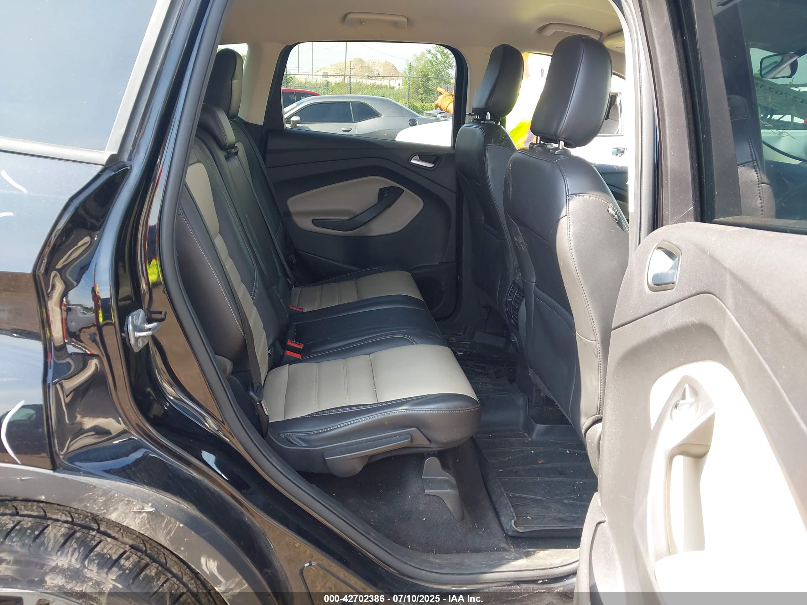 FORD ESCAPE image 8