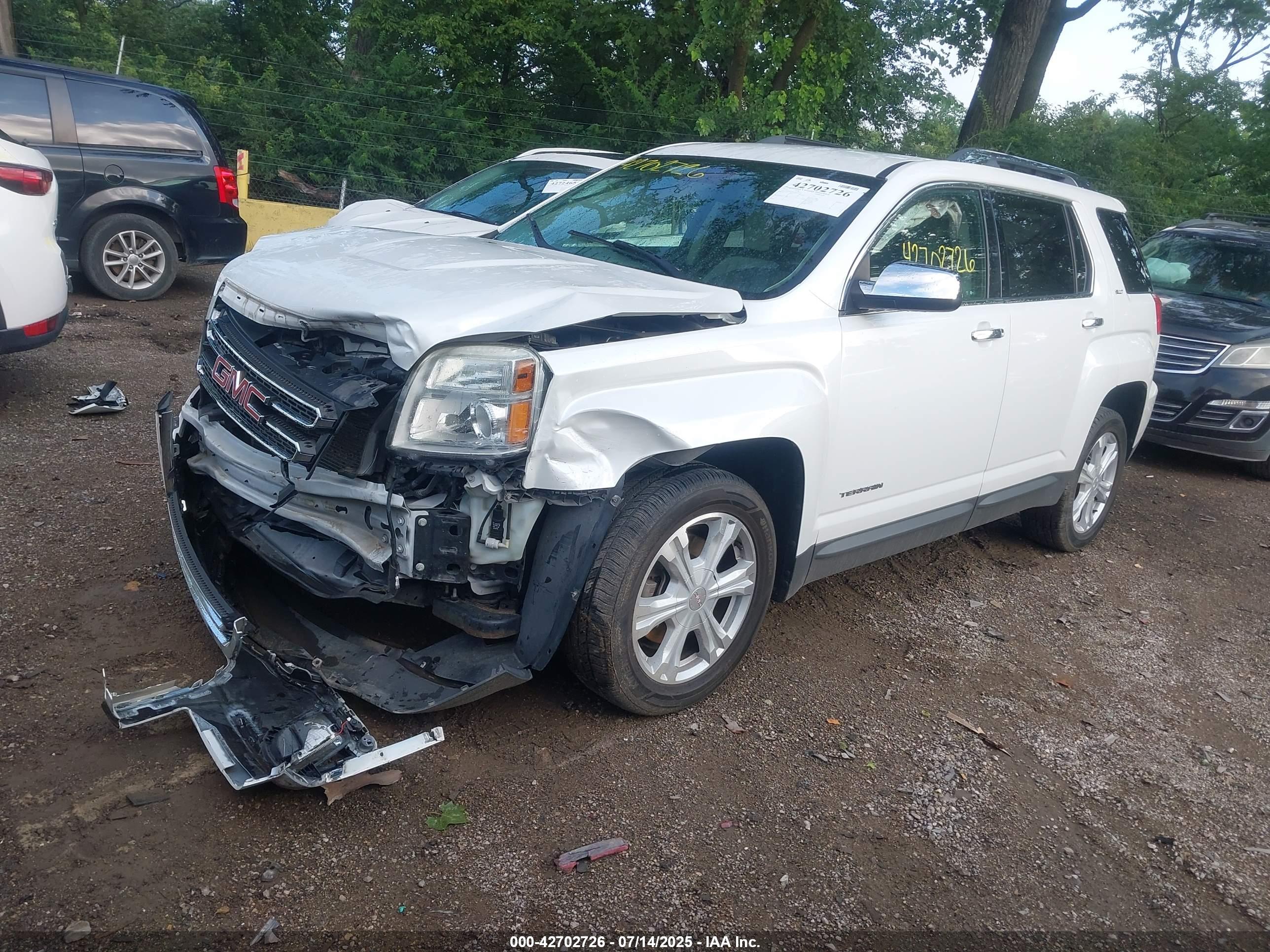 GMC TERRAIN image 2
