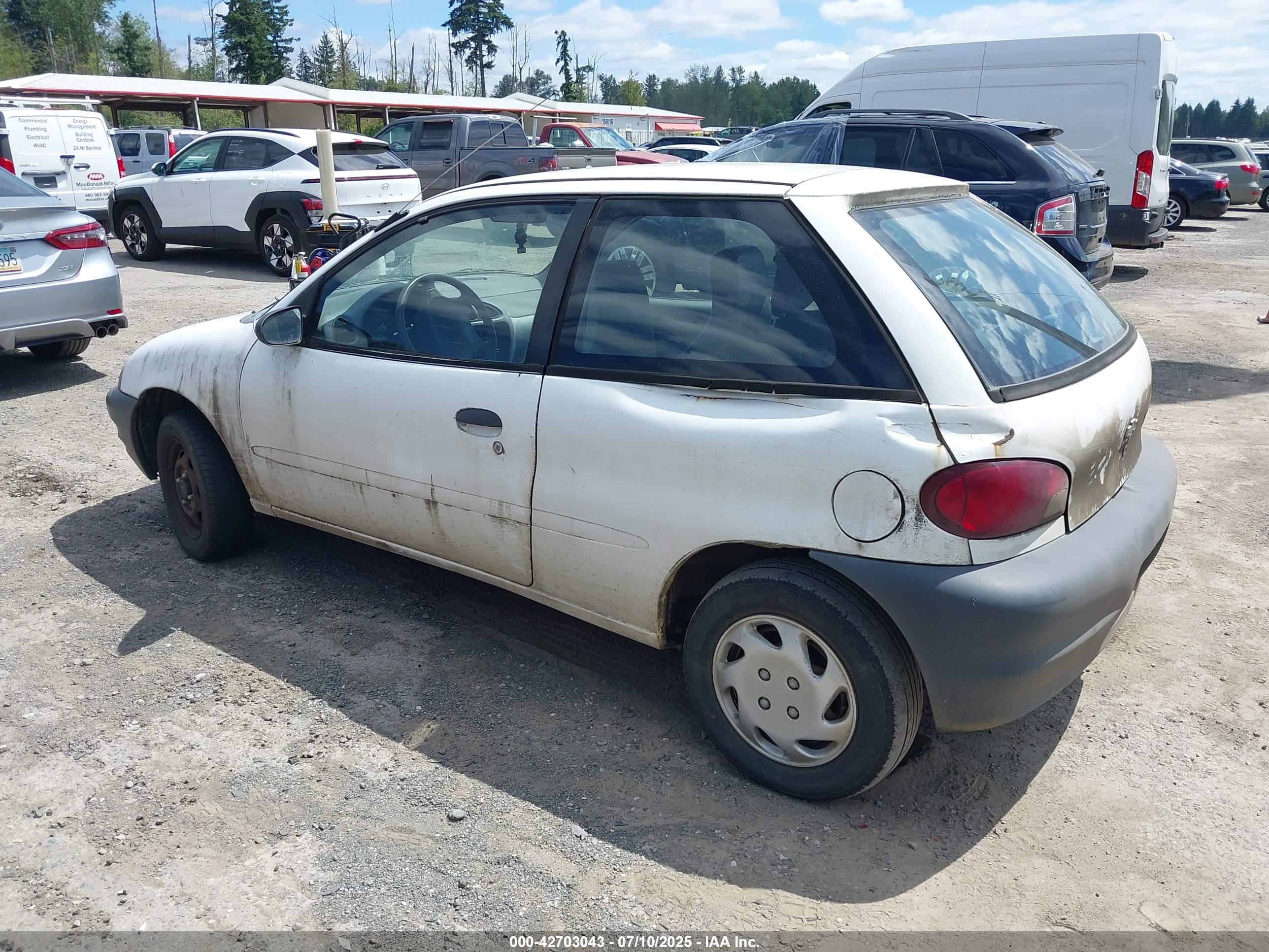 CHEVROLET METRO image 3