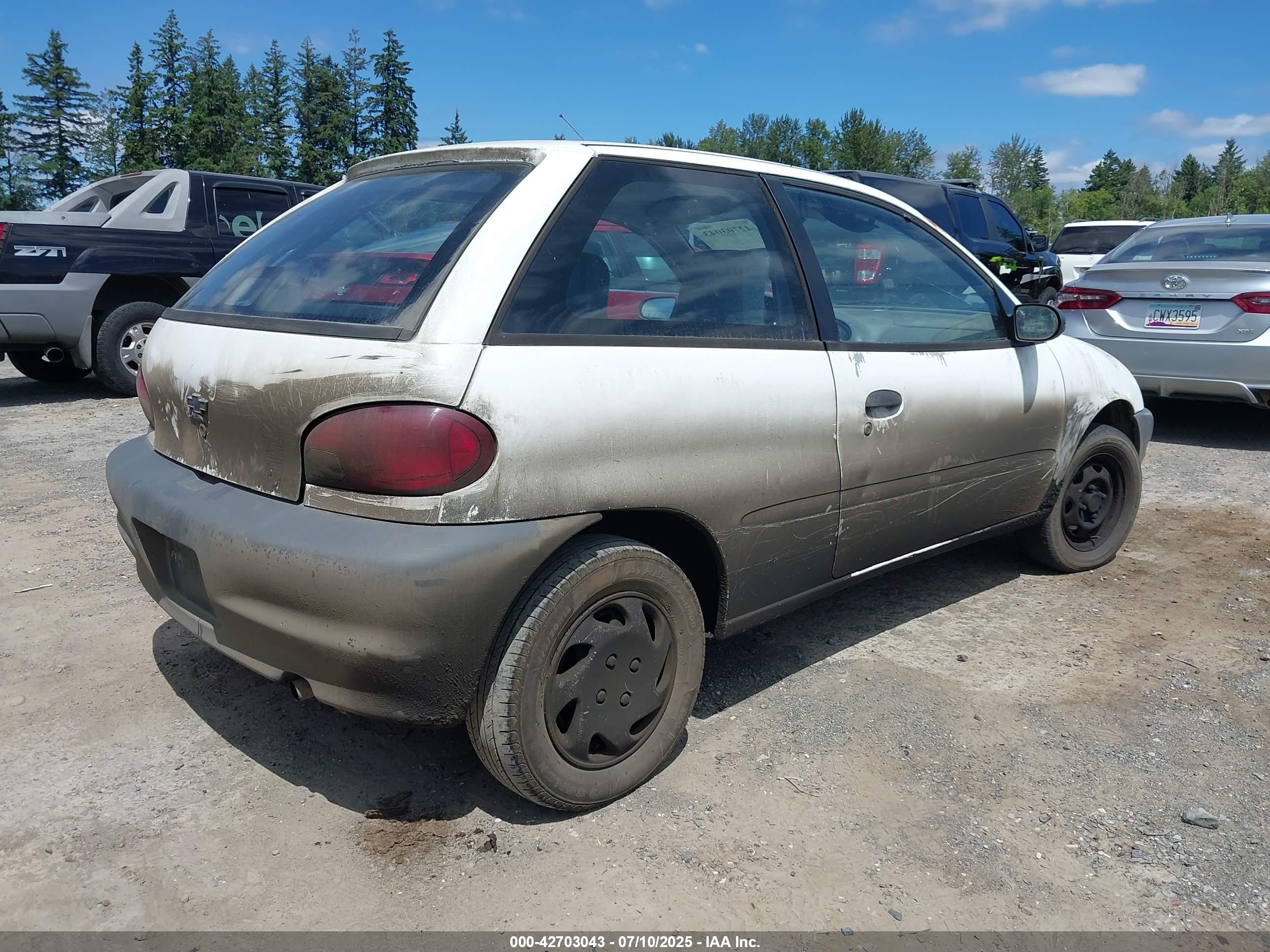 CHEVROLET METRO image 4