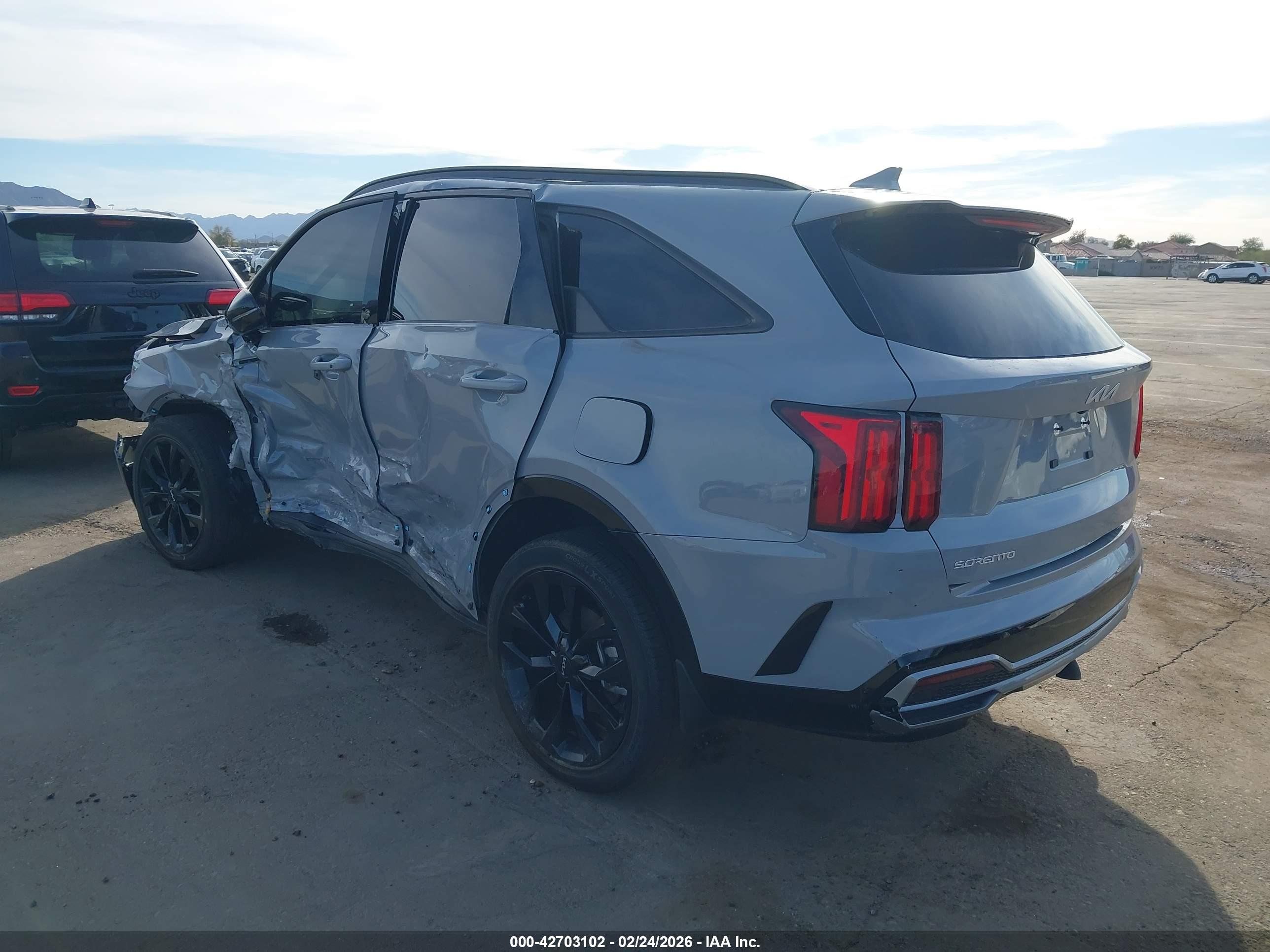 KIA SORENTO image 3