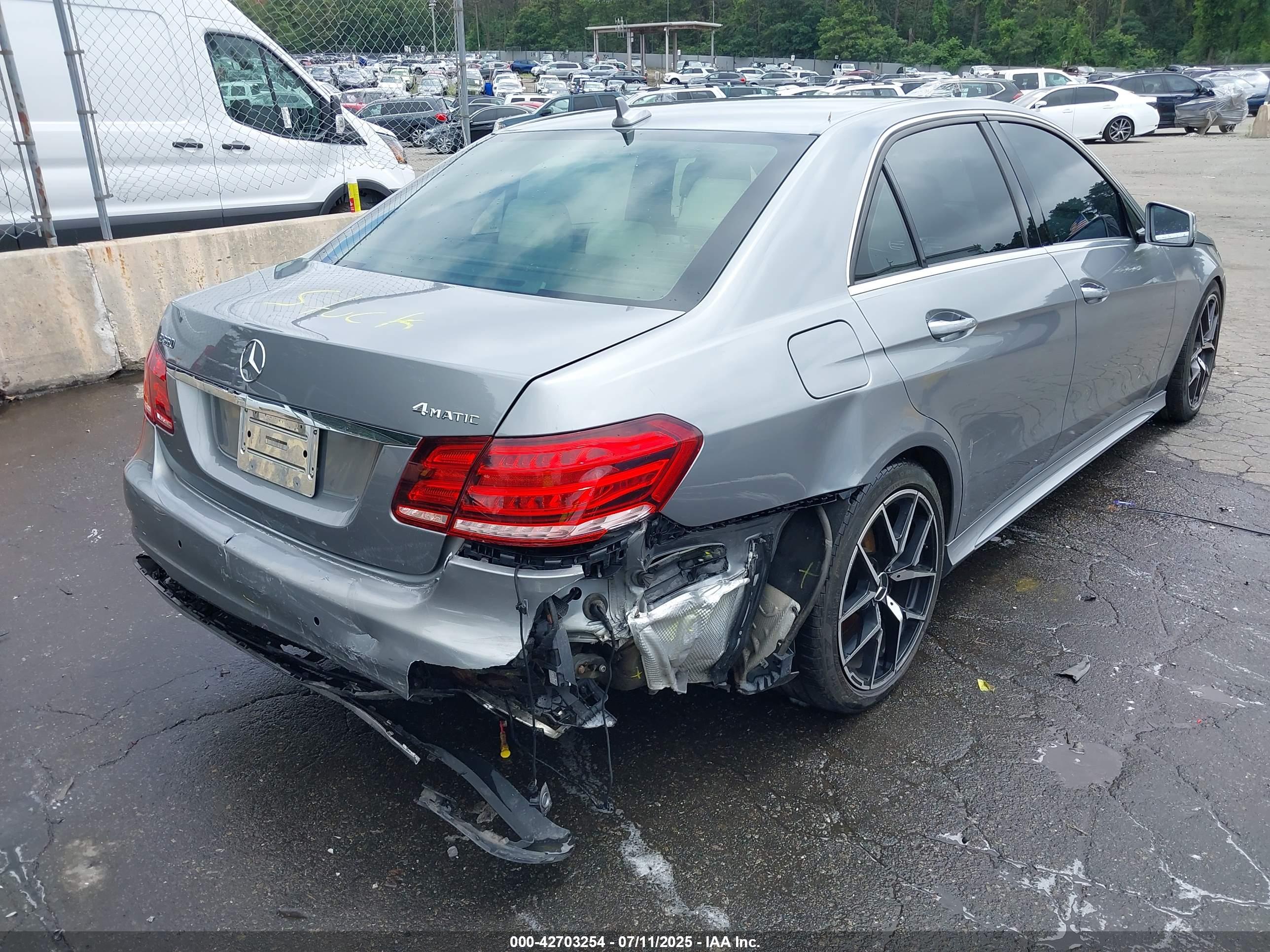 MERCEDES-BENZ E image 4
