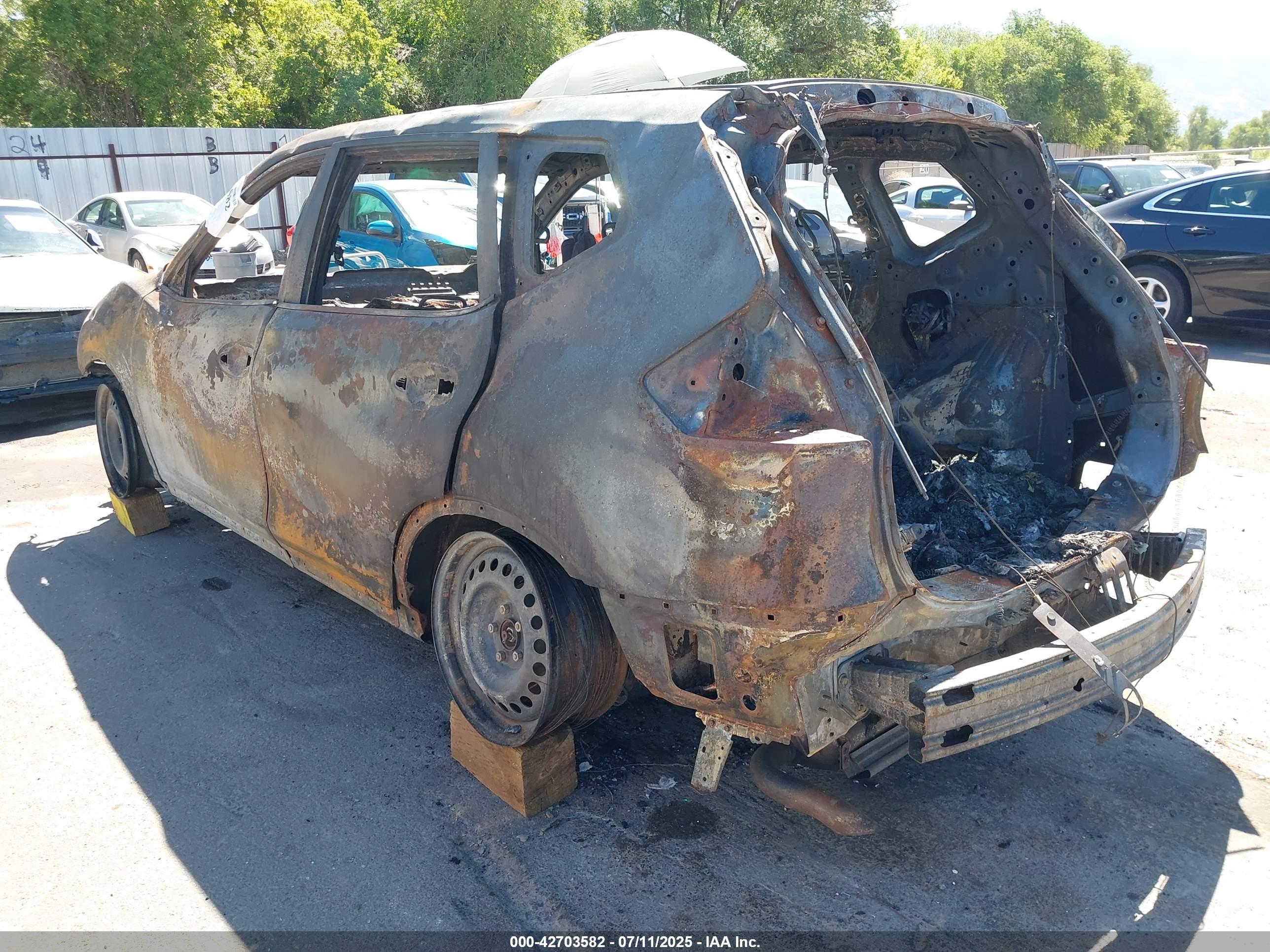 NISSAN ROGUE image 3