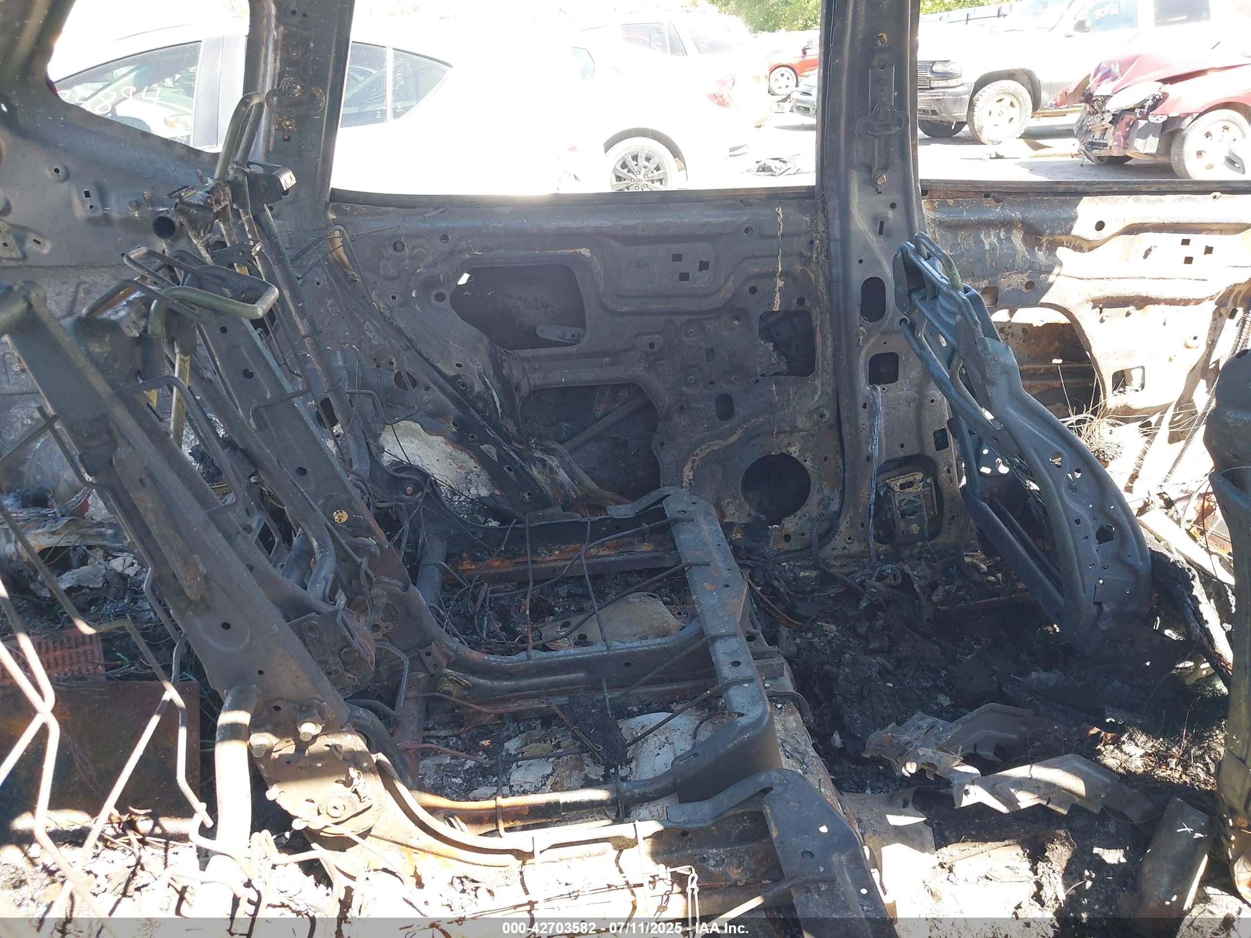 NISSAN ROGUE image 8