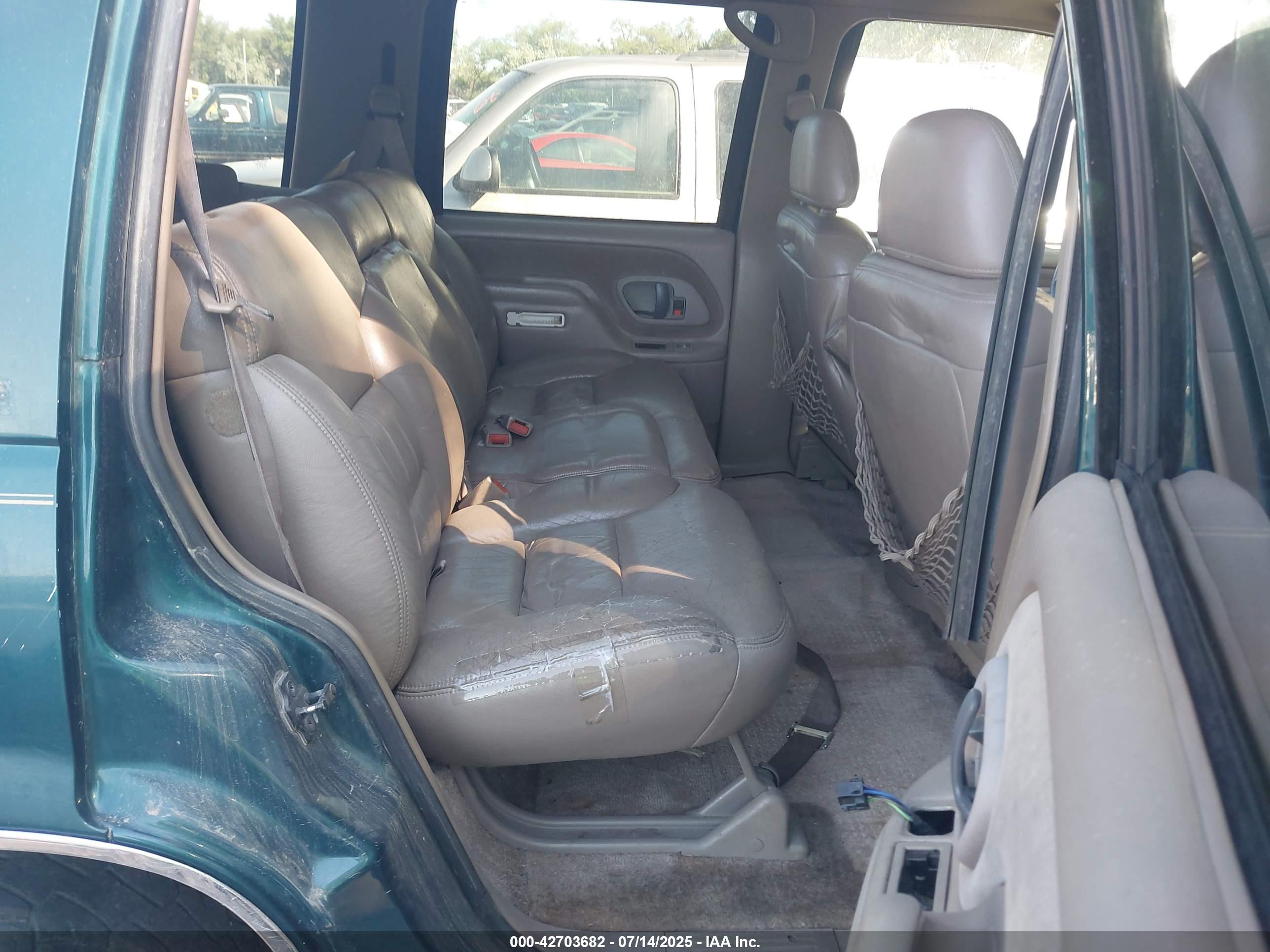 CHEVROLET TAHOE image 8