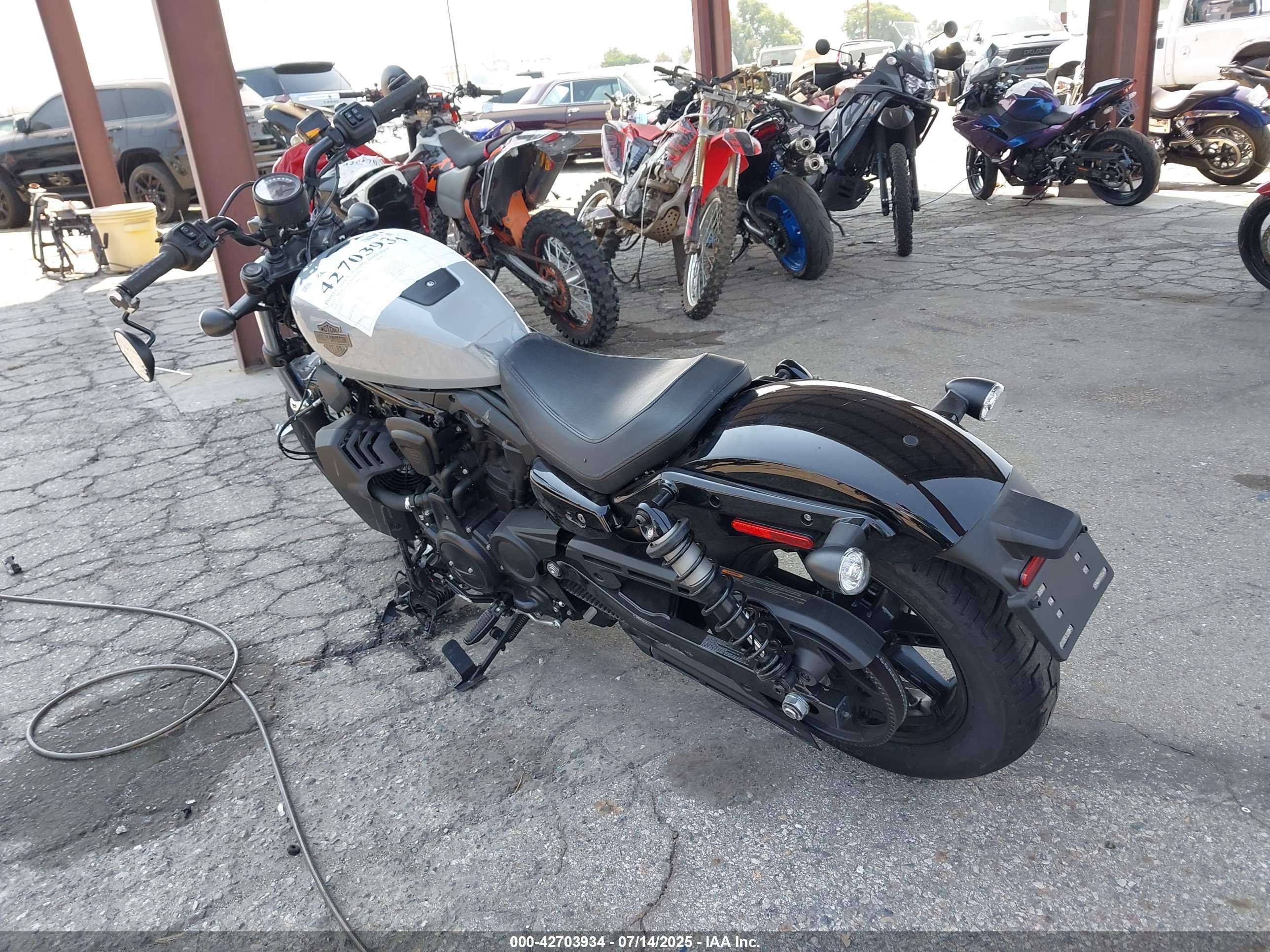 HARLEY-DAVIDSON RH975 image 3