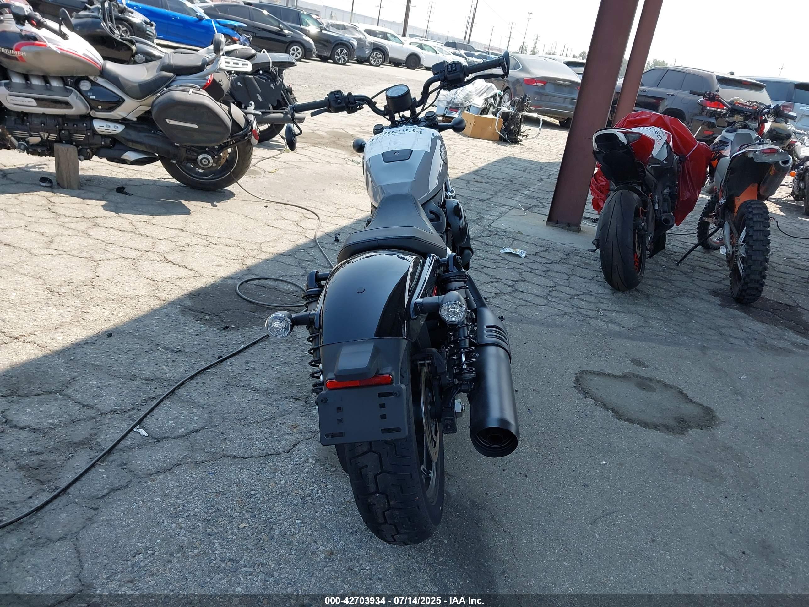 HARLEY-DAVIDSON RH975 image 6